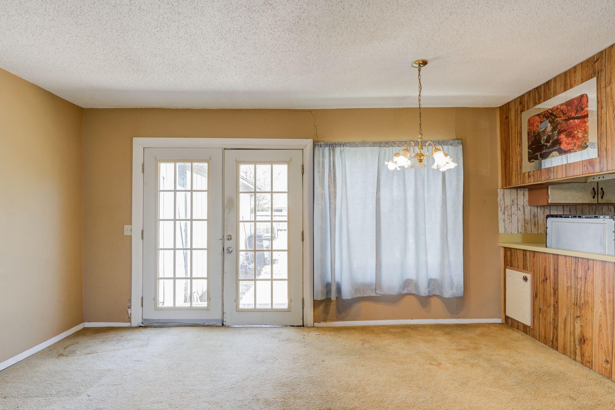 2504 94th Street Property Photo 4
