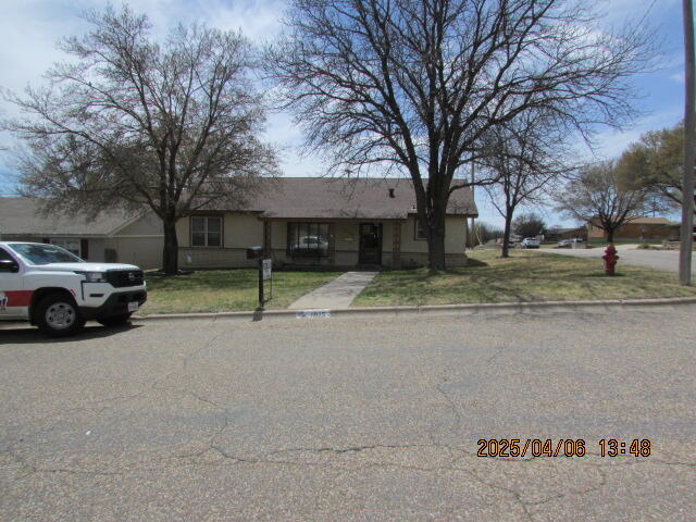 1915 W Ave D Avenue Property Photo 1