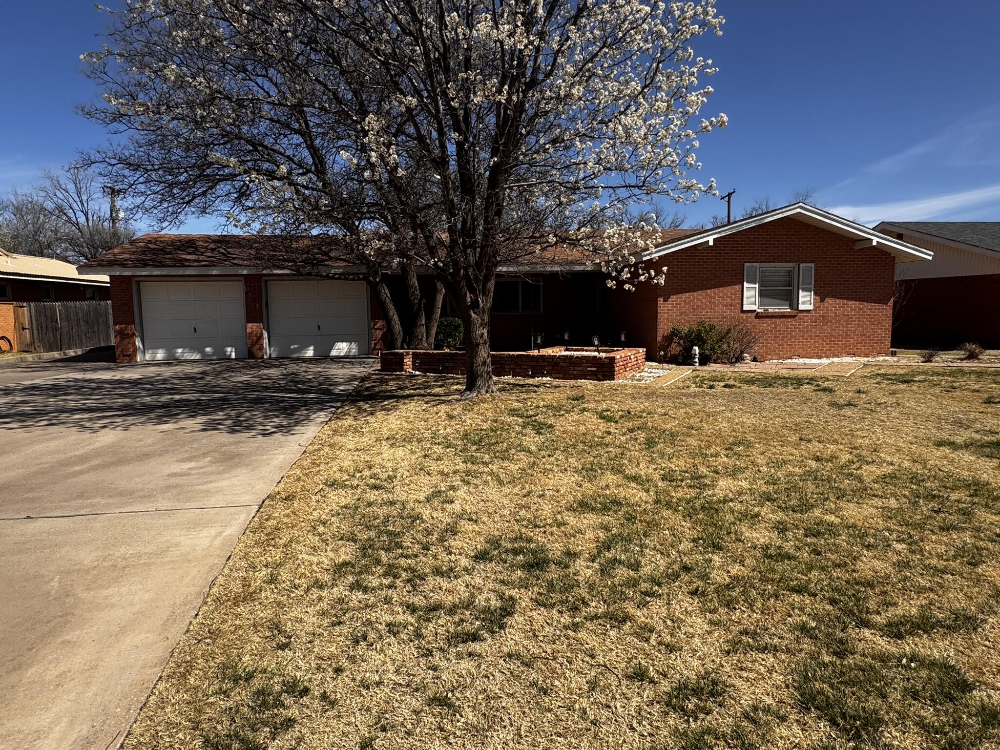1304 Floydada Property Photo 1
