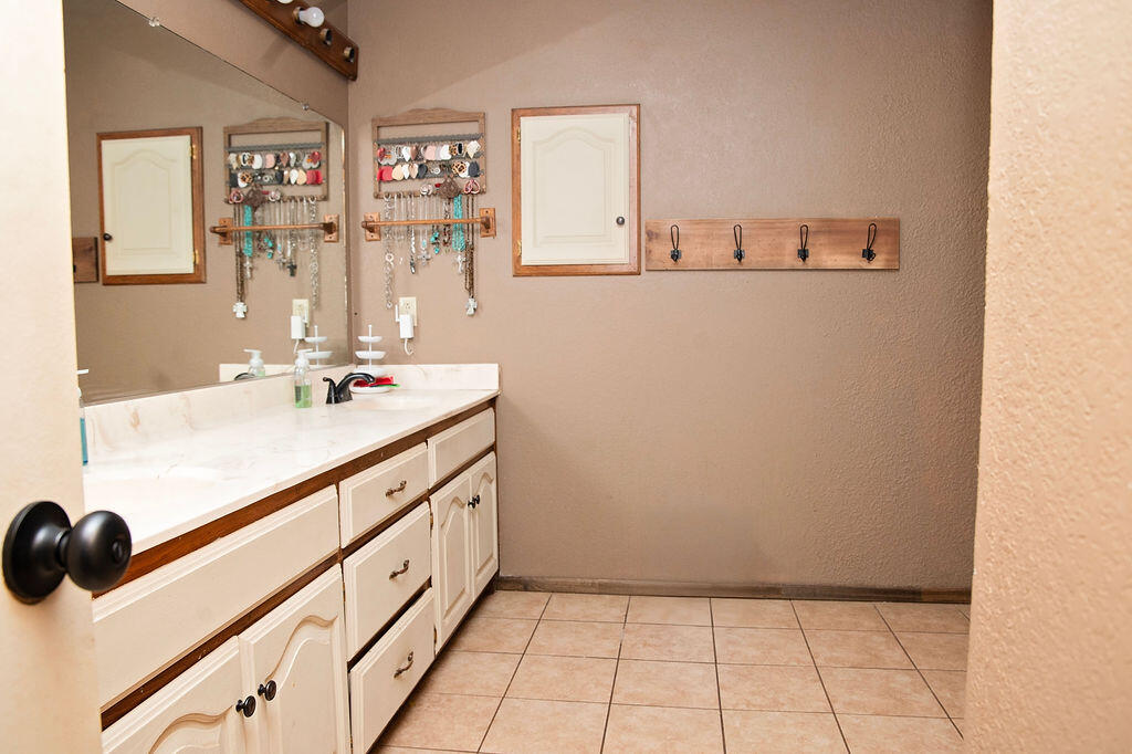 1560 Tx-214 Property Photo 27