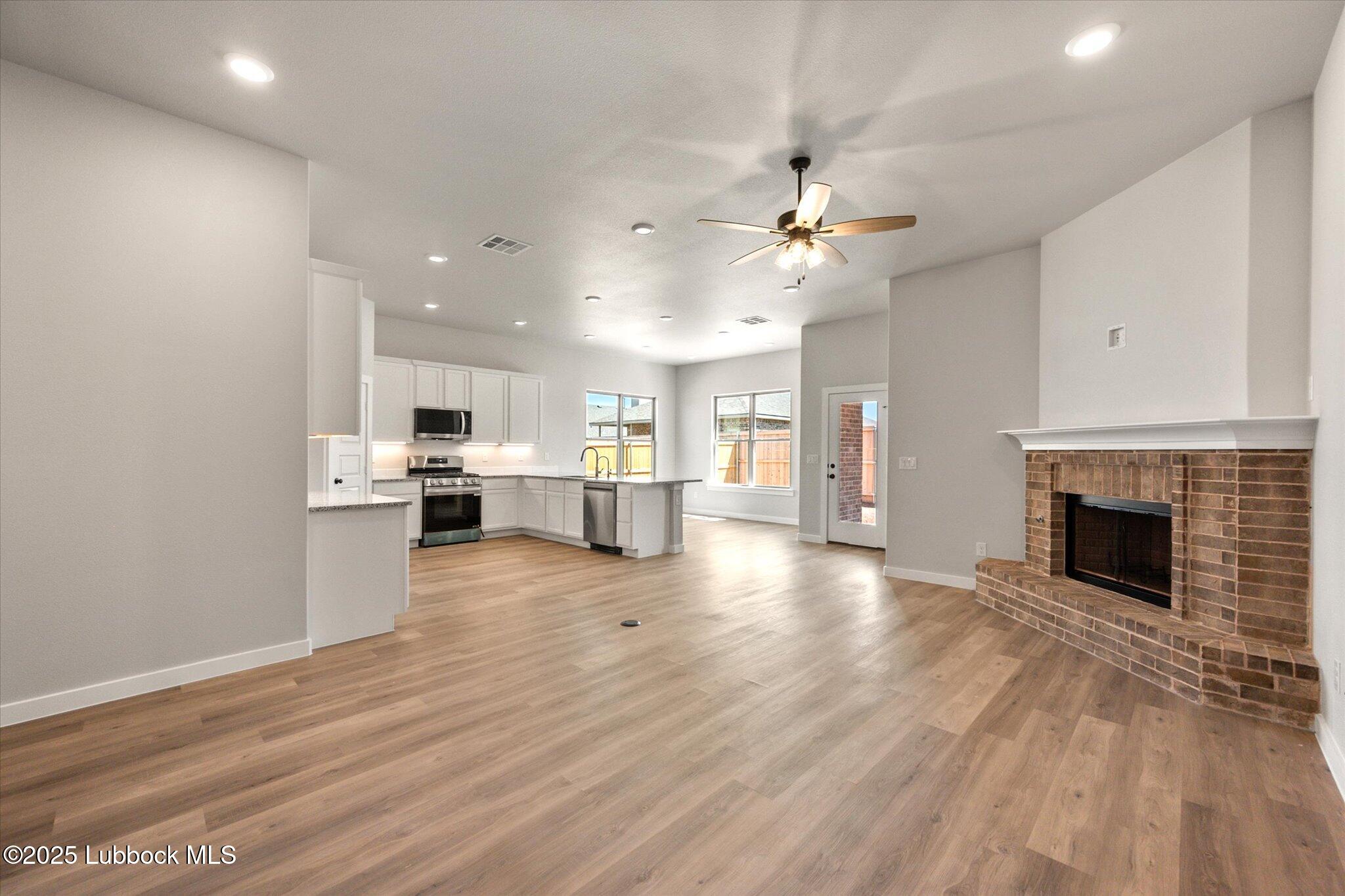 6913 55th Street Property Photo 3