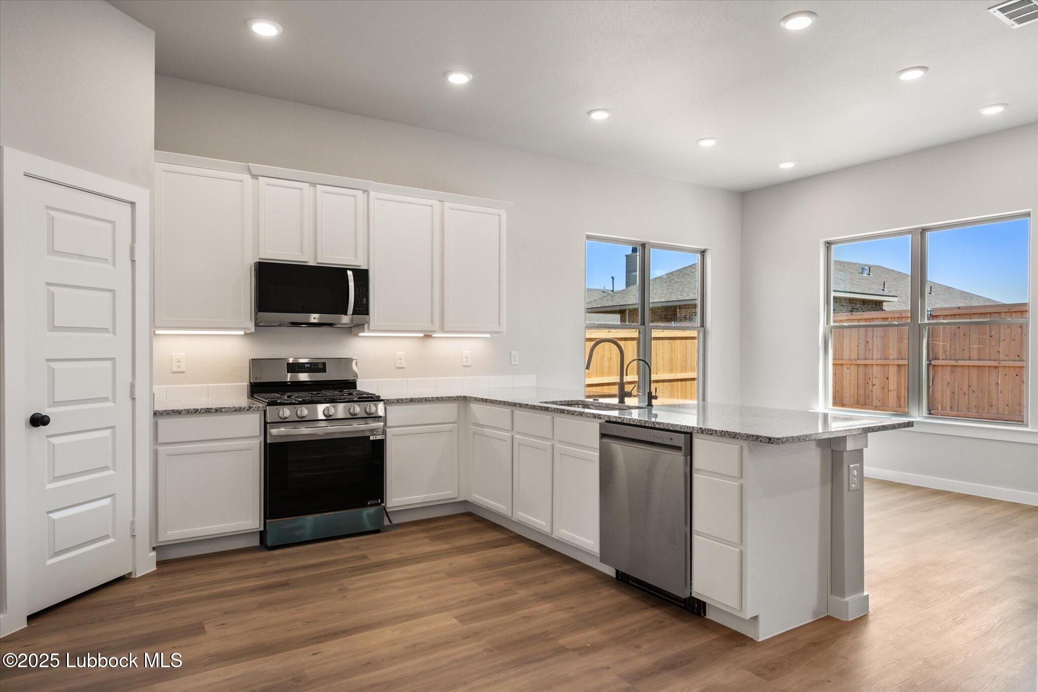 6913 55th Street Property Photo 8