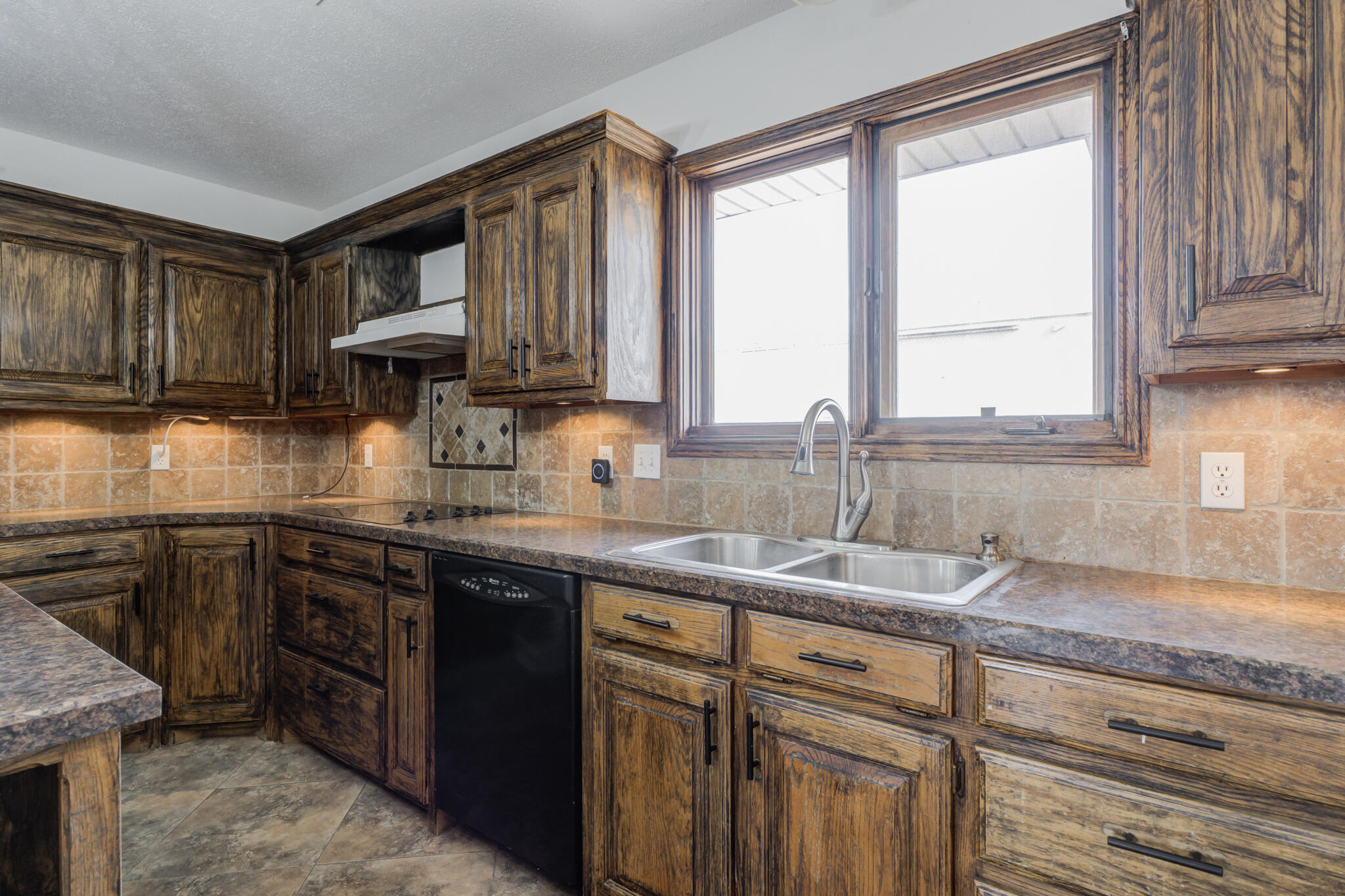 15004 N Private Road 2420 Property Photo 12