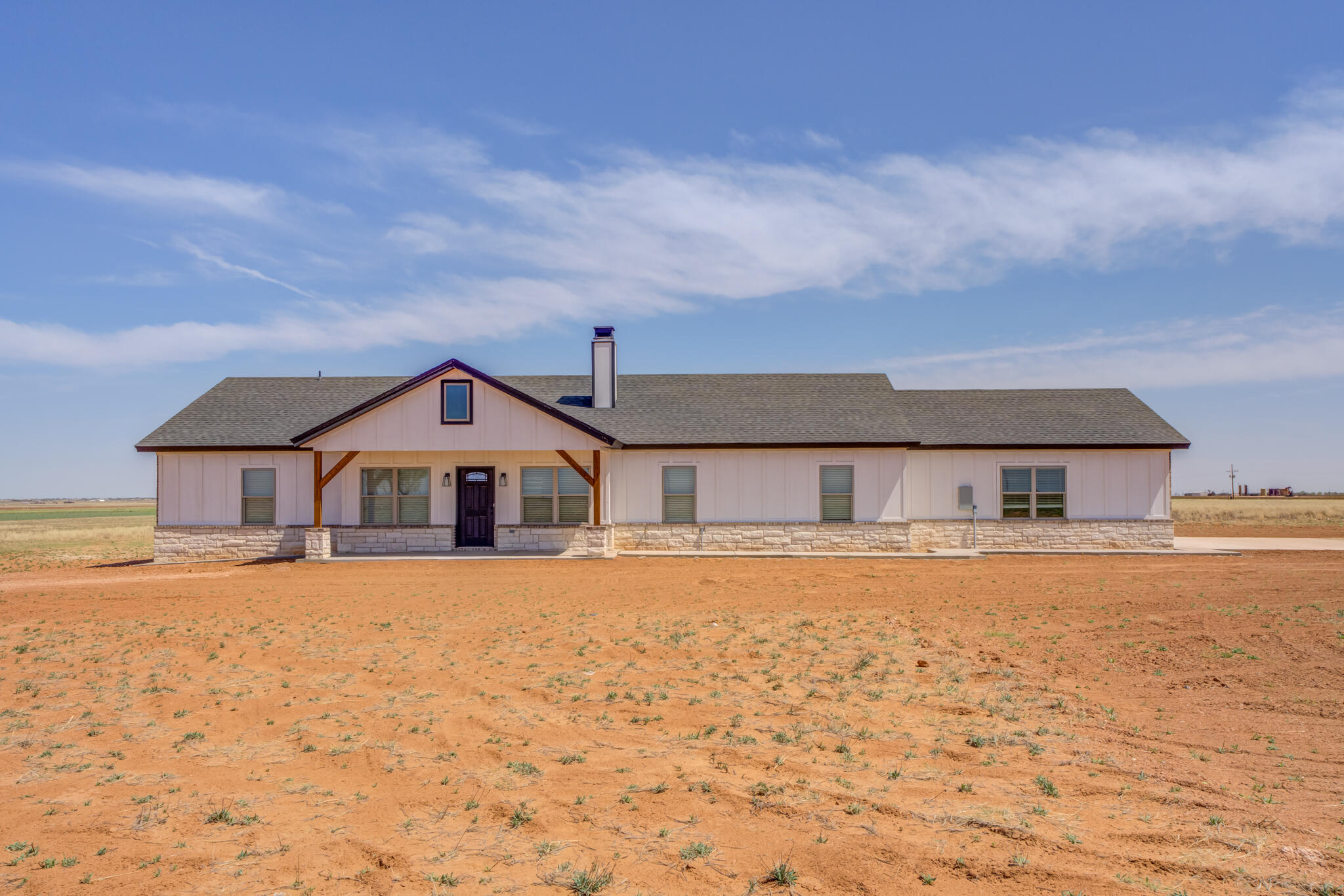 7904 N County Rd 1100 Property Photo 1