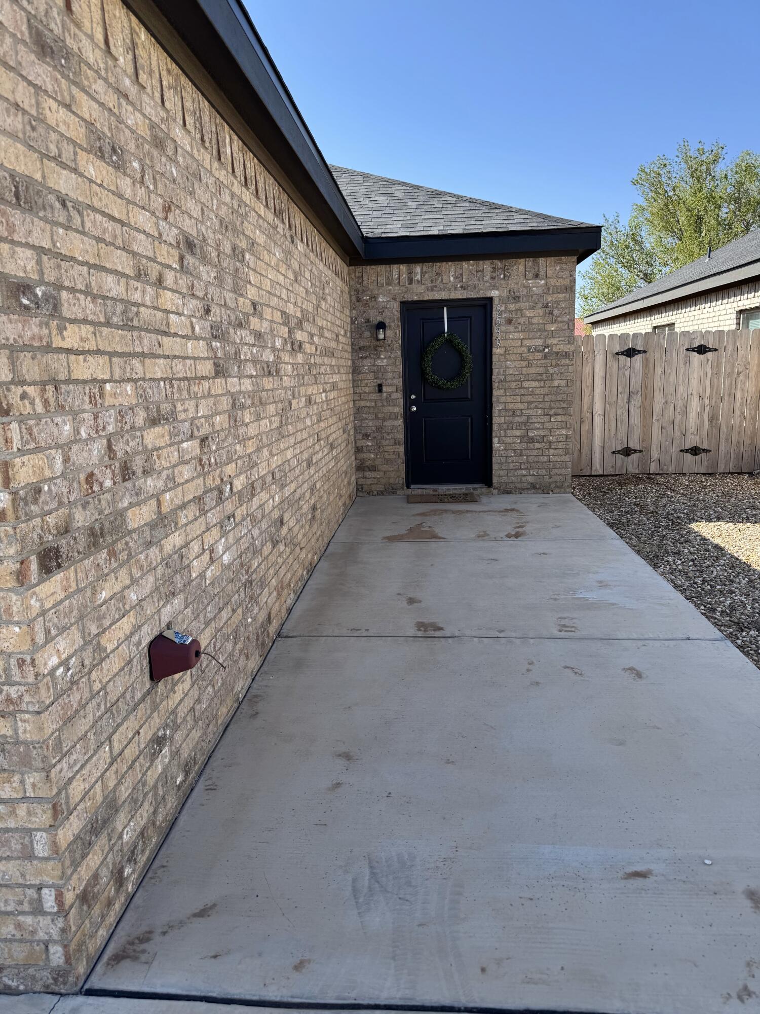 5539 Itasca Street, B Property Photo