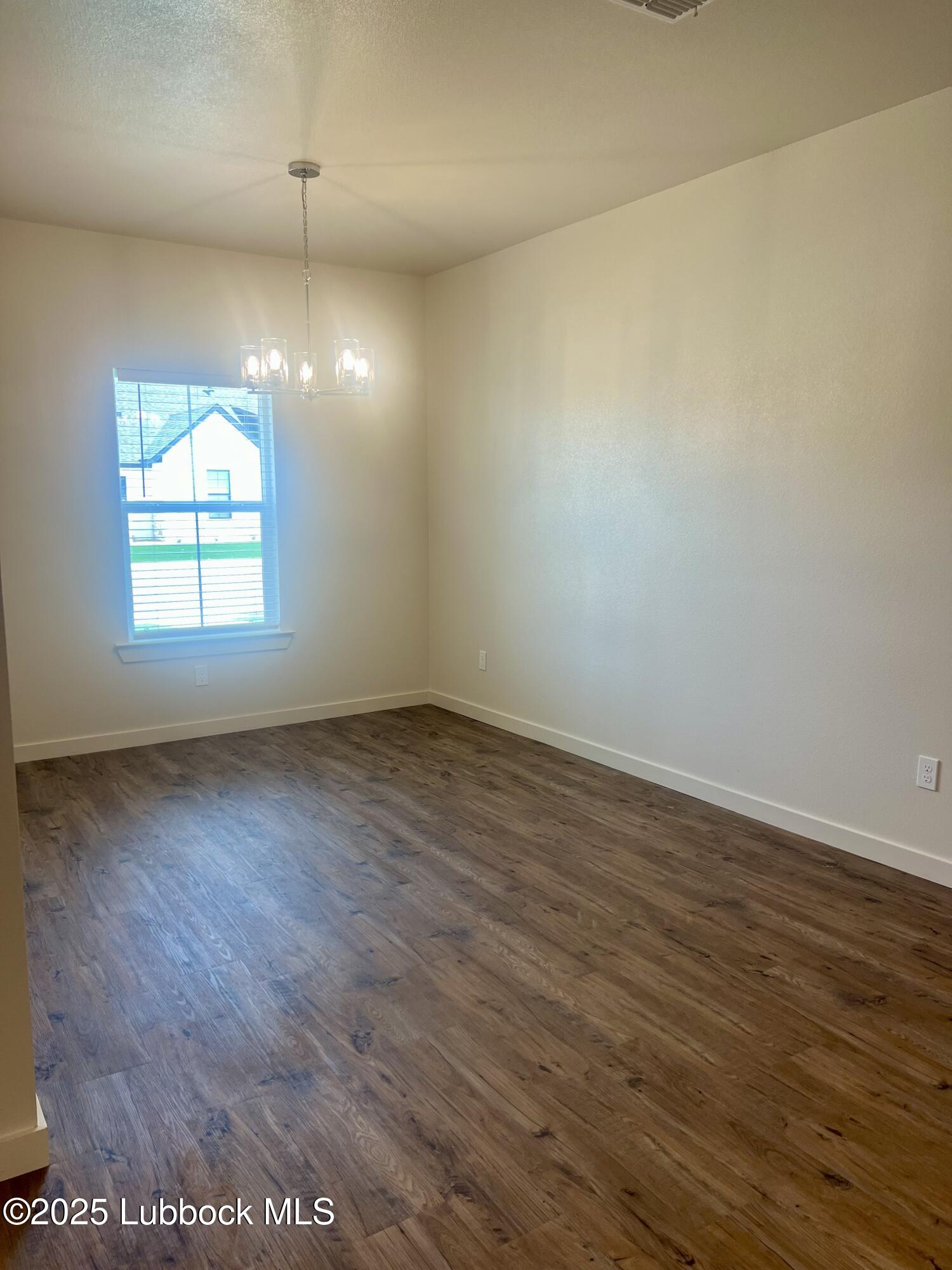 10904 Albany Avenue Property Photo 4