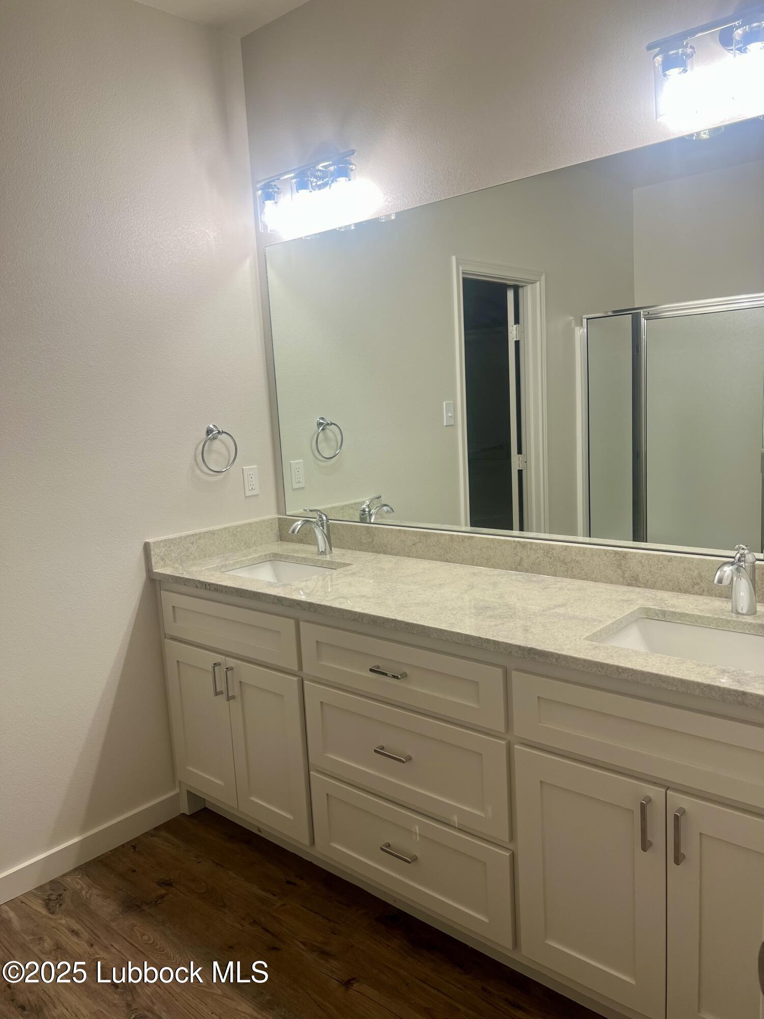 10904 Albany Avenue Property Photo 5