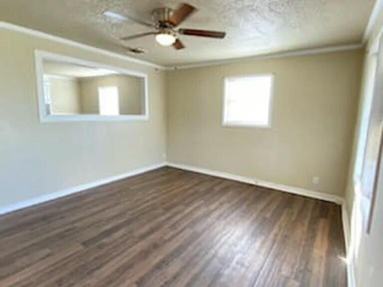 3015 1st Place Property Photo