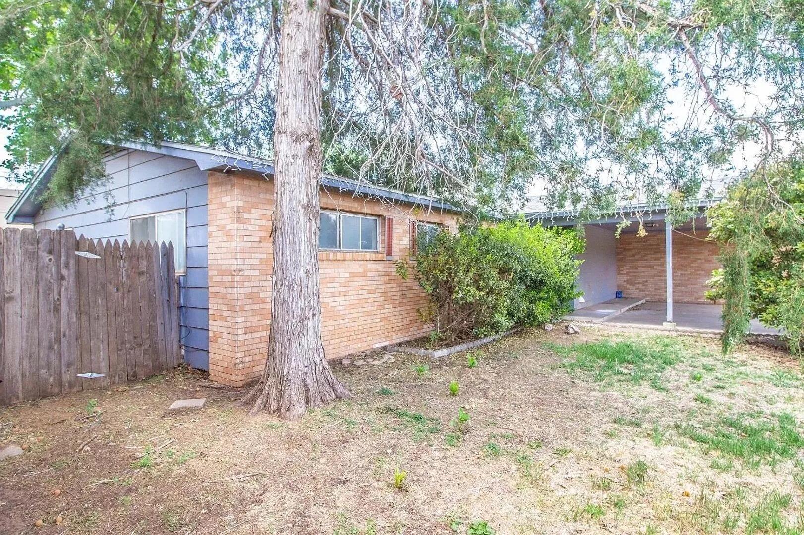 4415 49th Street Property Photo 2
