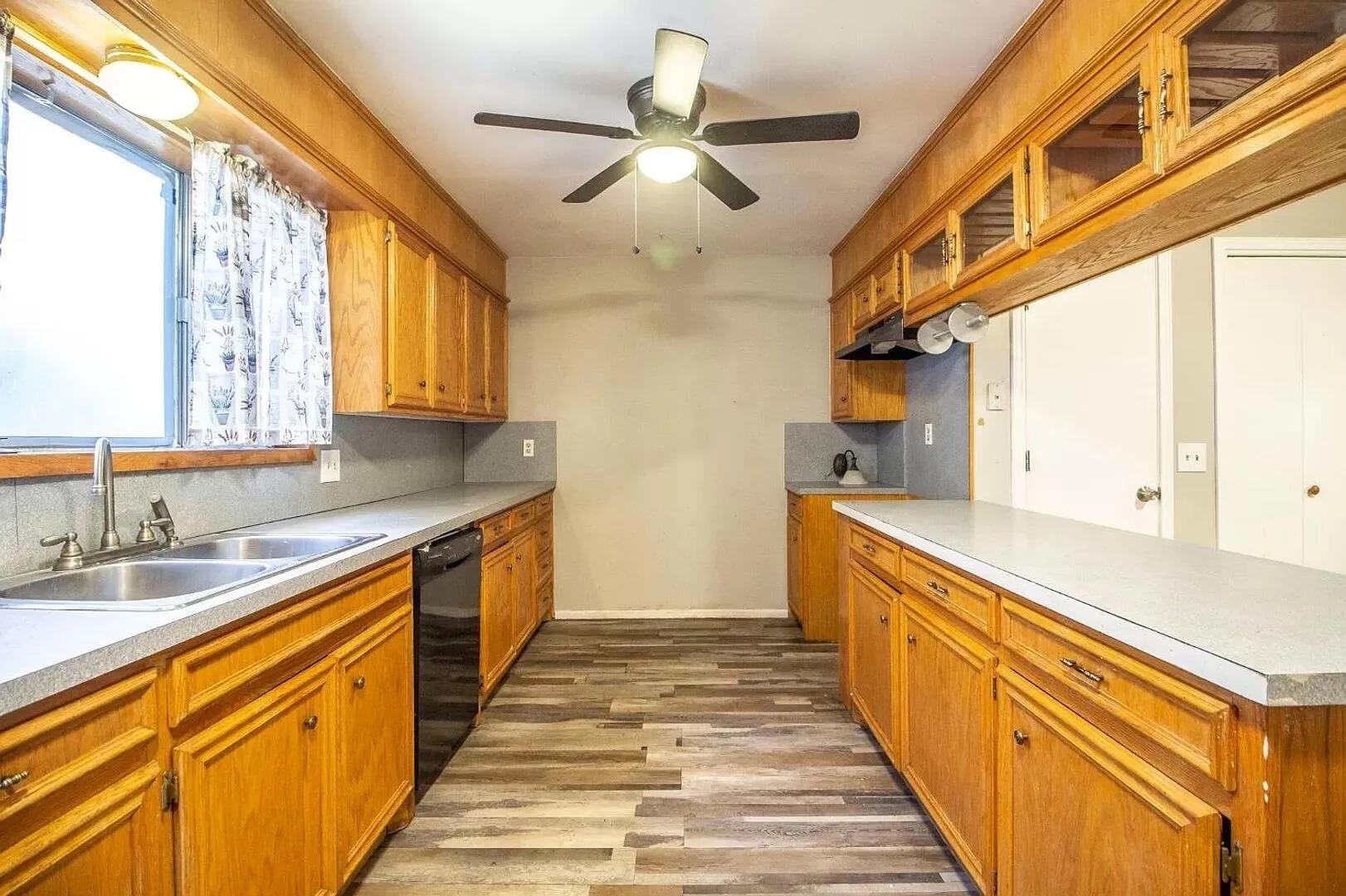 4415 49th Street Property Photo 8
