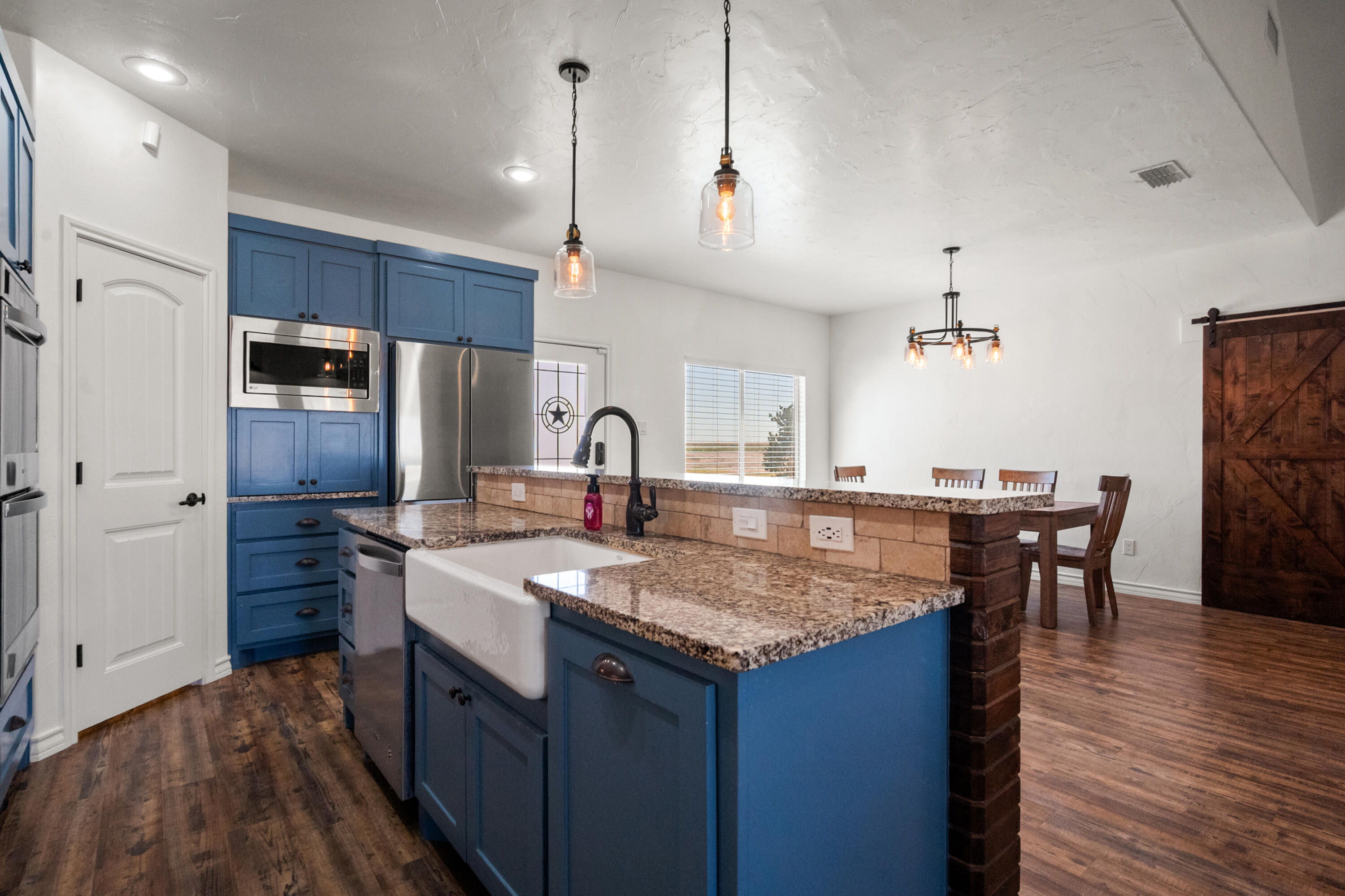 9908 F M 2641 Property Photo 6