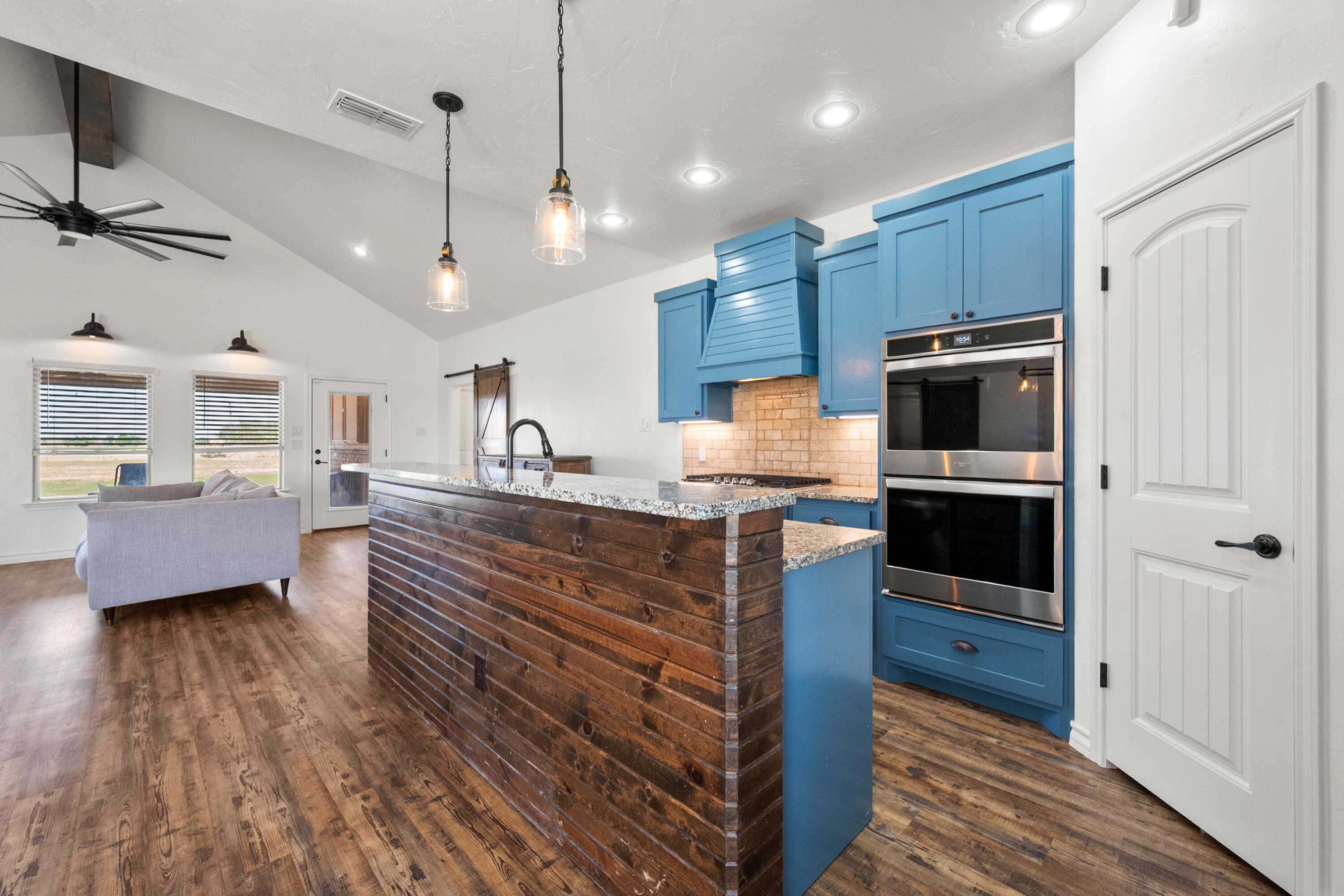 9908 F M 2641 Property Photo 8