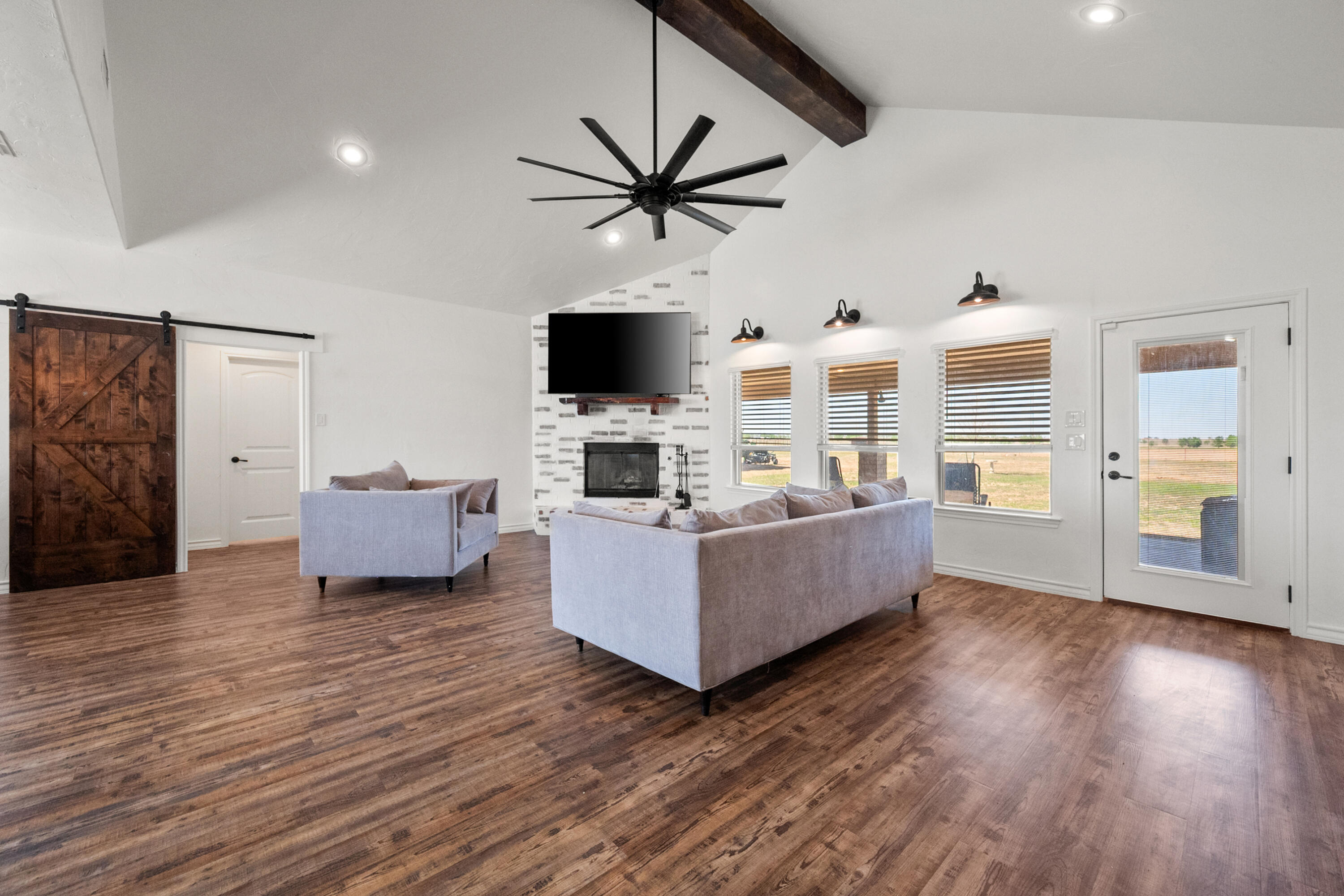9908 F M 2641 Property Photo 10