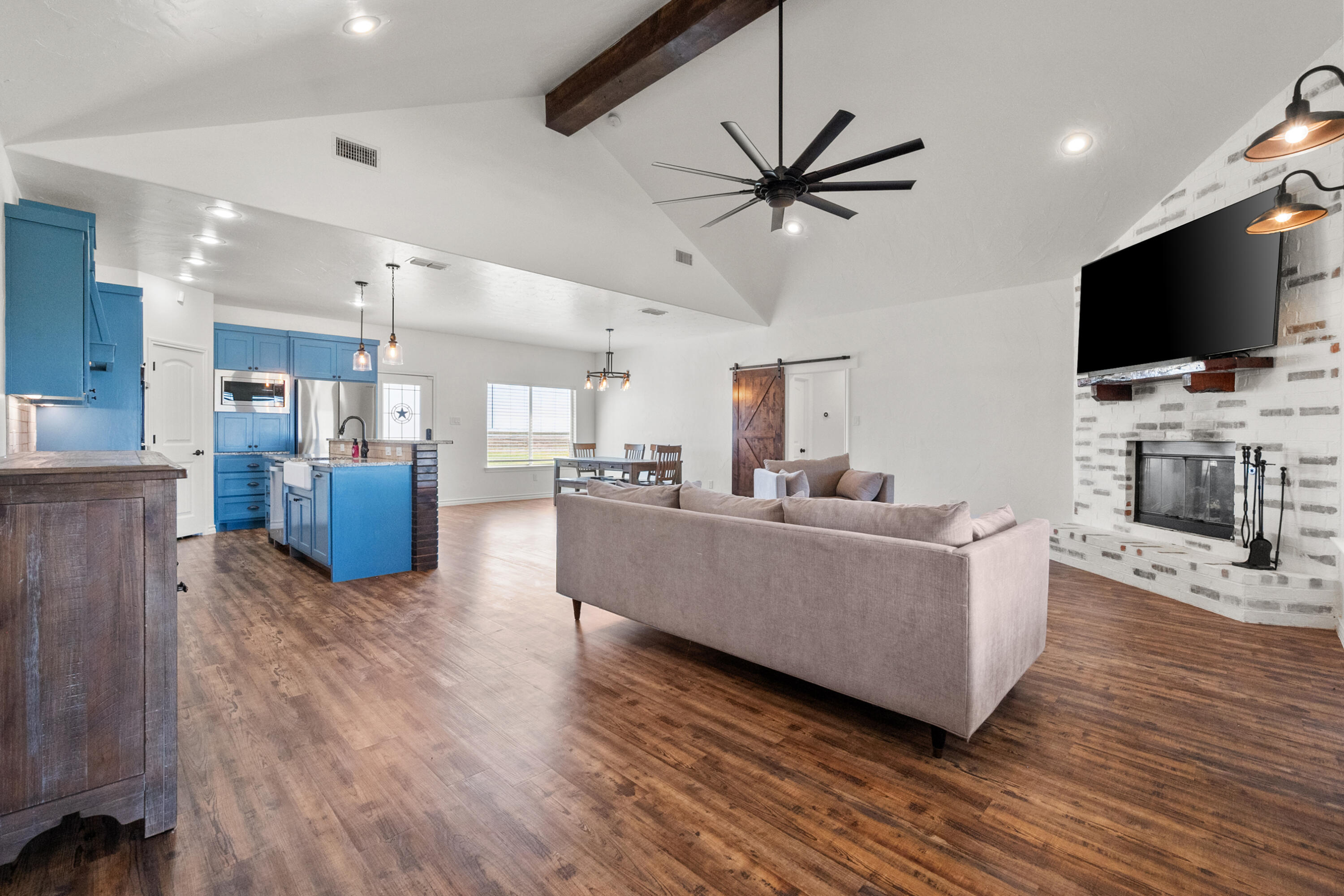 9908 F M 2641 Property Photo 11