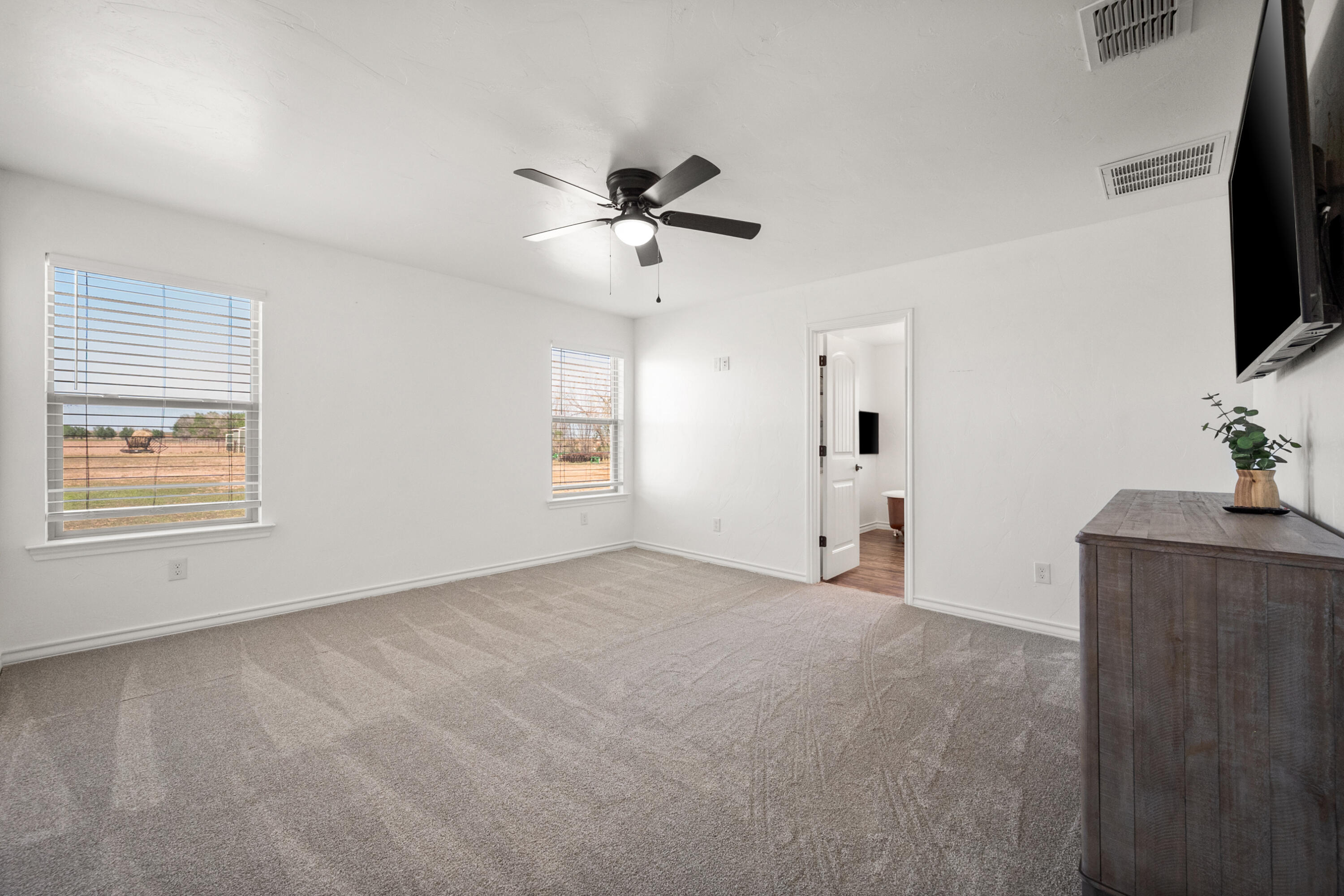 9908 F M 2641 Property Photo 16