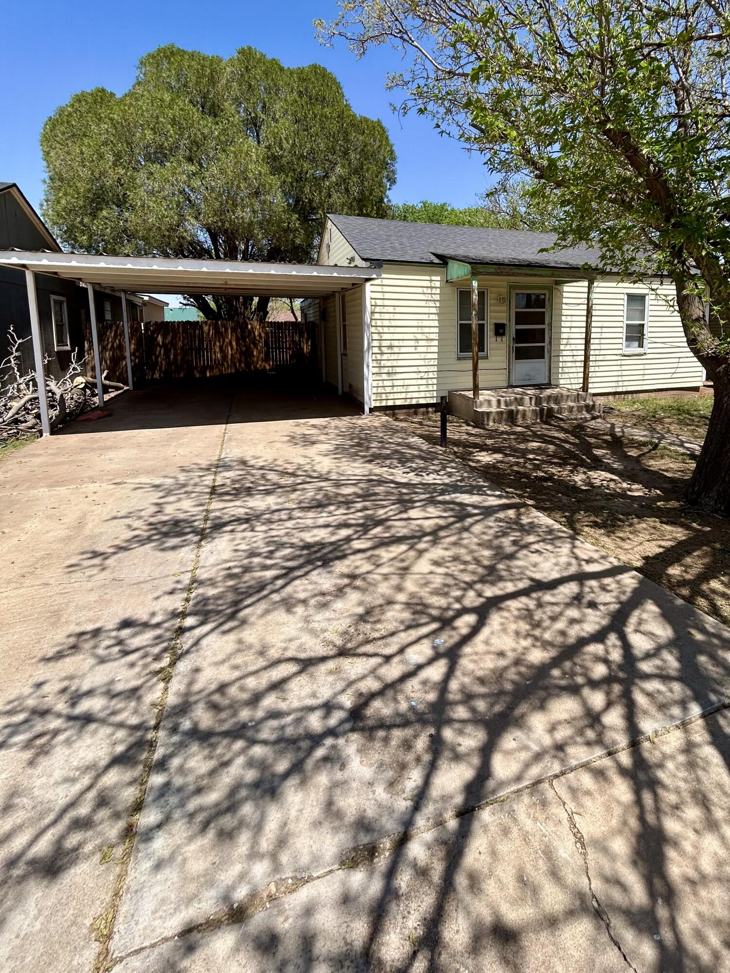 3212 1st Street Property Photo 4