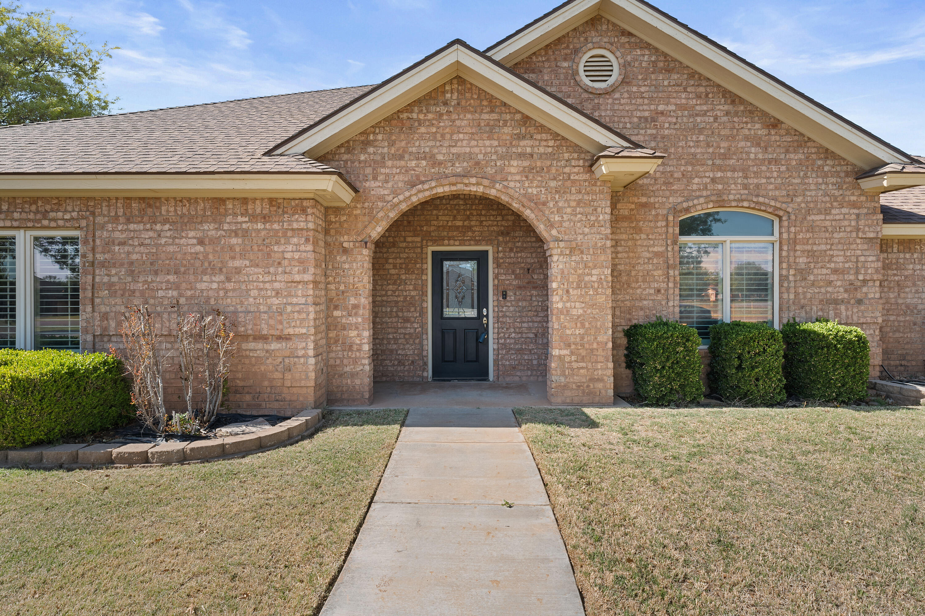5602 156th Street Property Photo 2