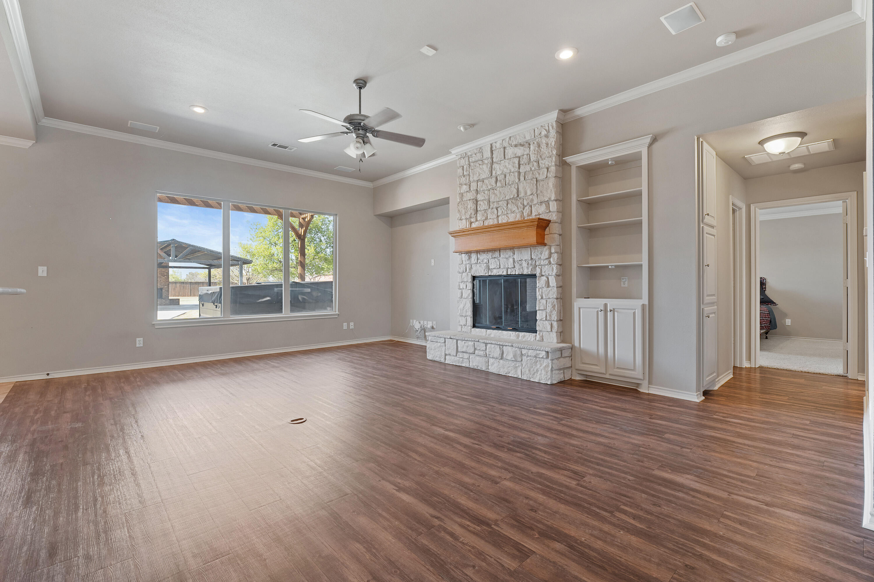 5602 156th Street Property Photo 5