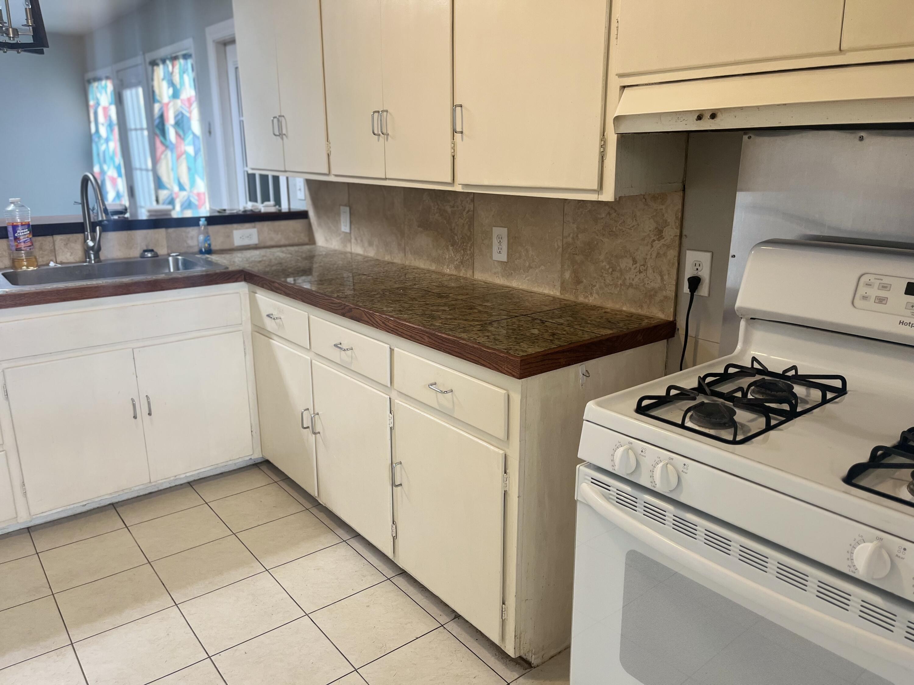 2602 45th Street Property Photo 2