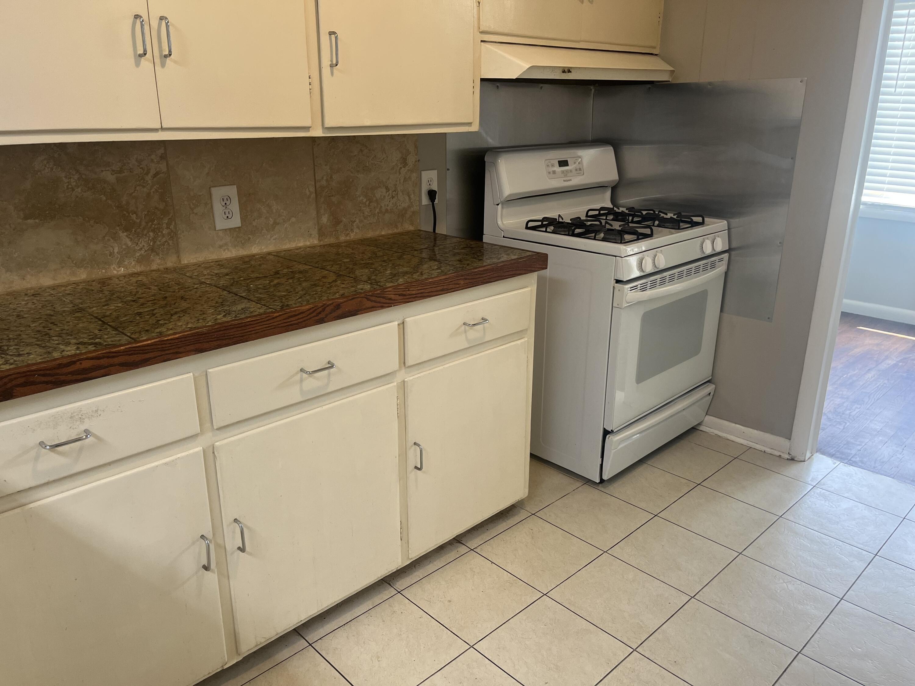 2602 45th Street Property Photo 3