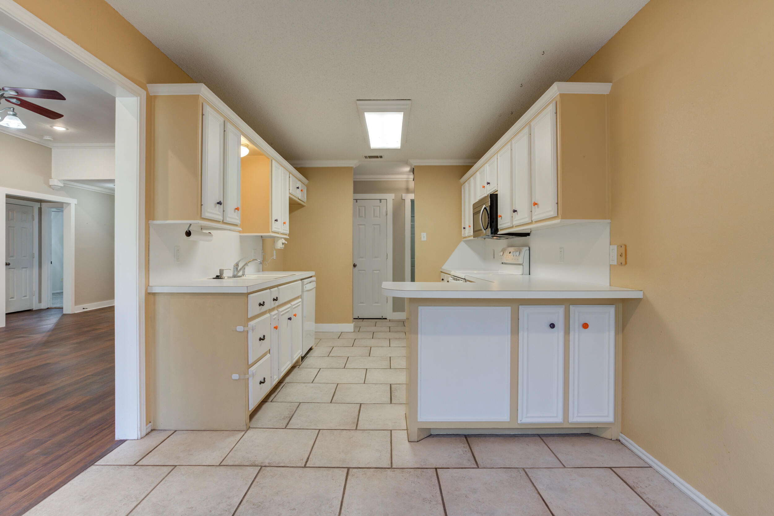 2728 81st Street Property Photo 5