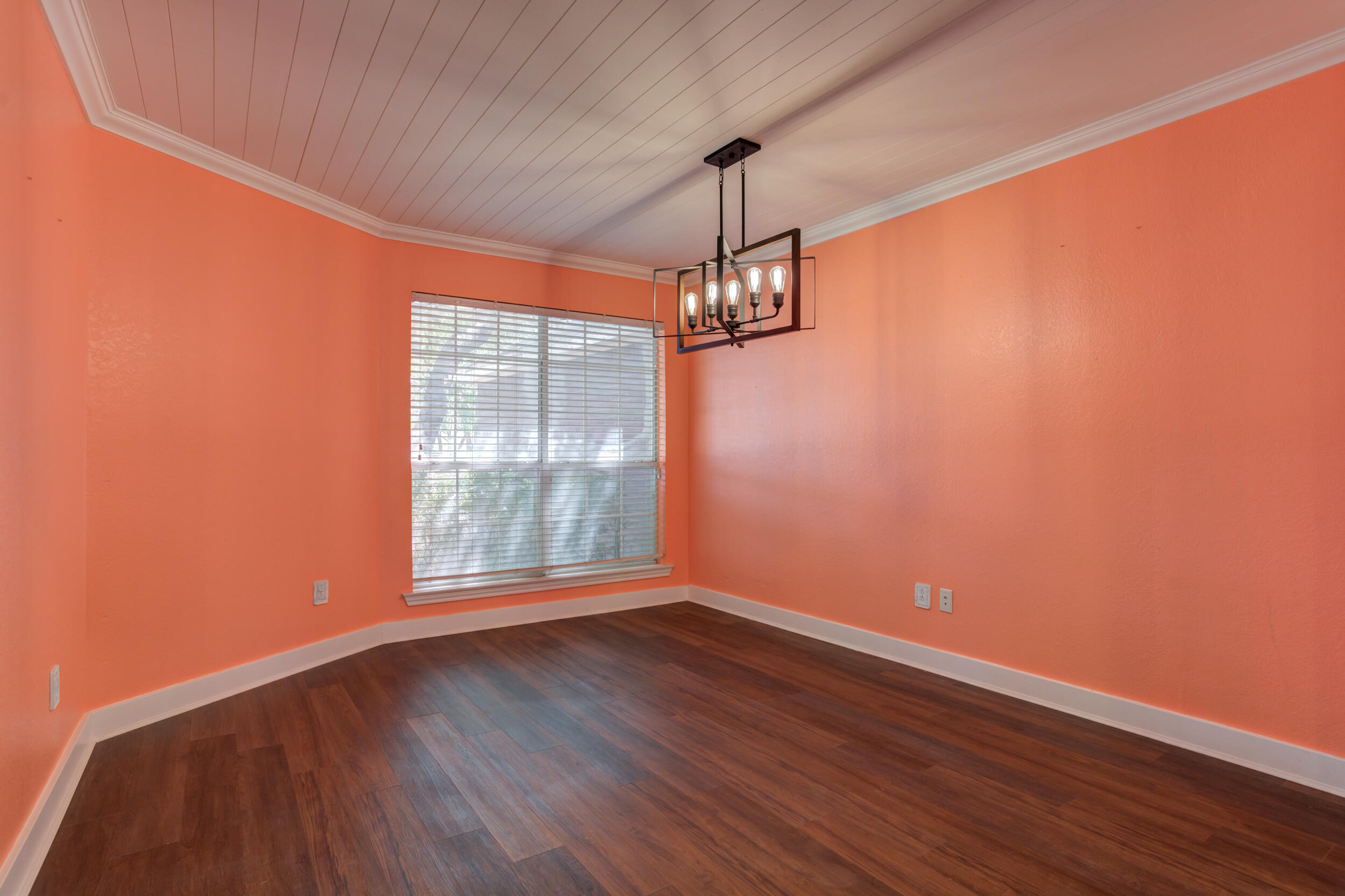 2728 81st Street Property Photo 8