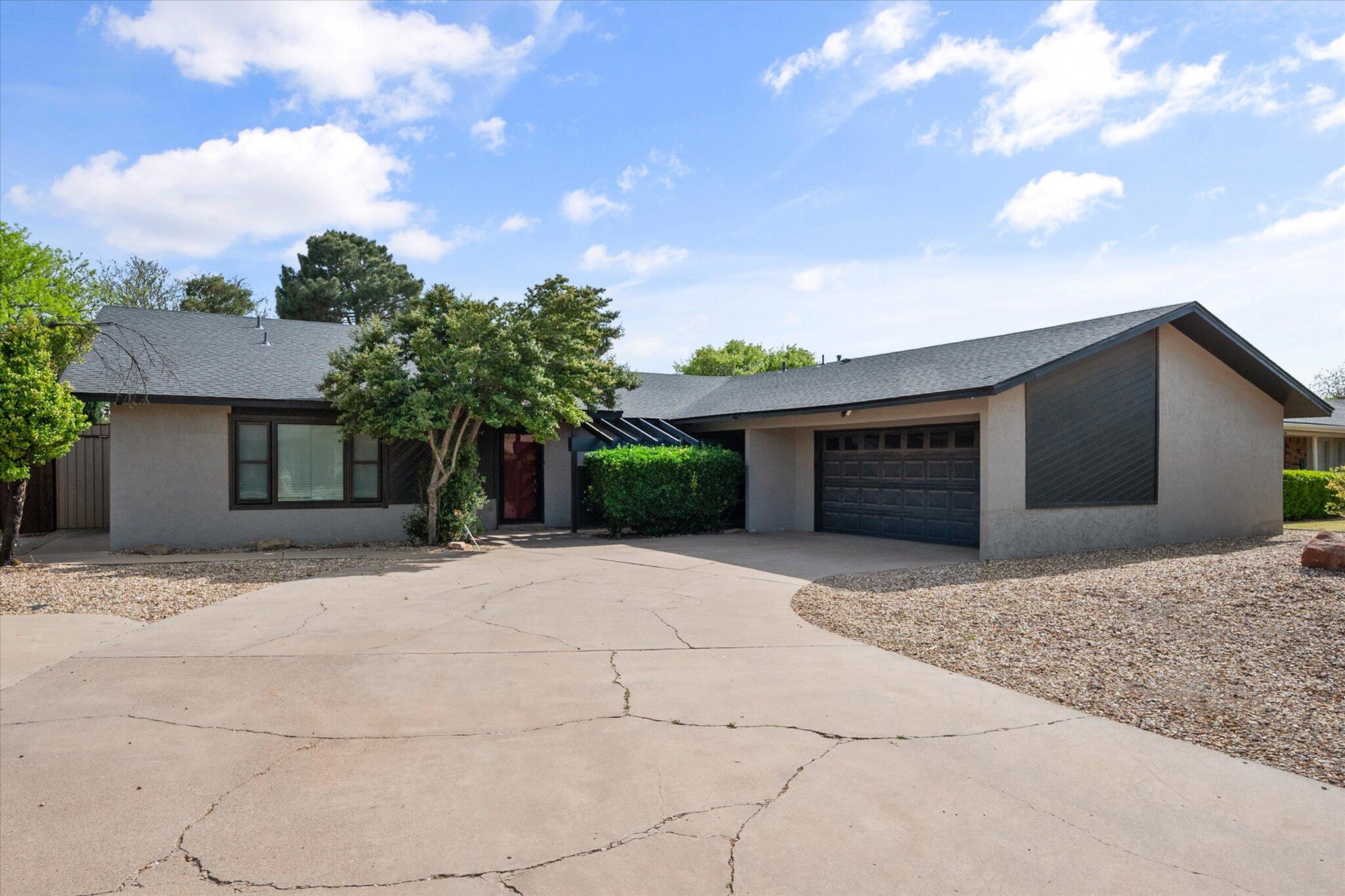3413 92nd Street Property Photo 2