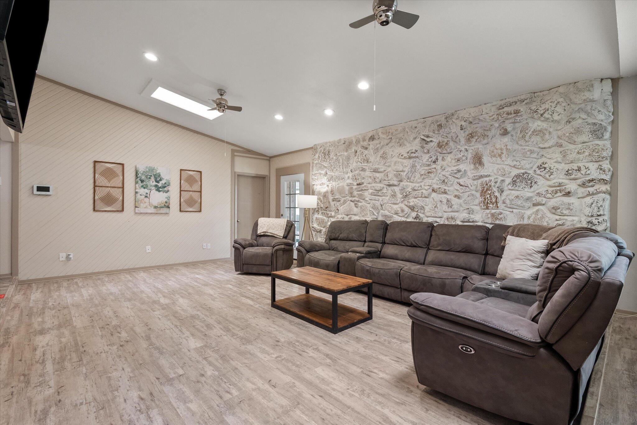 3413 92nd Street Property Photo 6