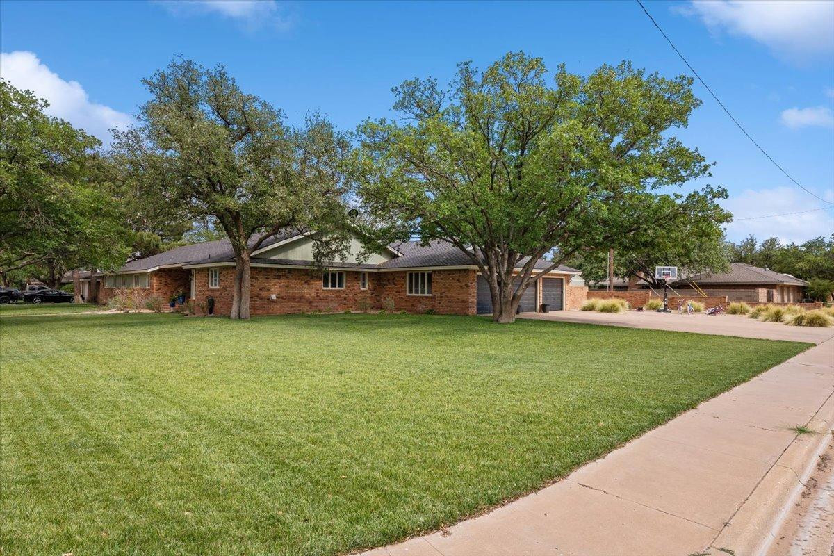 318 Cottonwood Lane Property Photo 3
