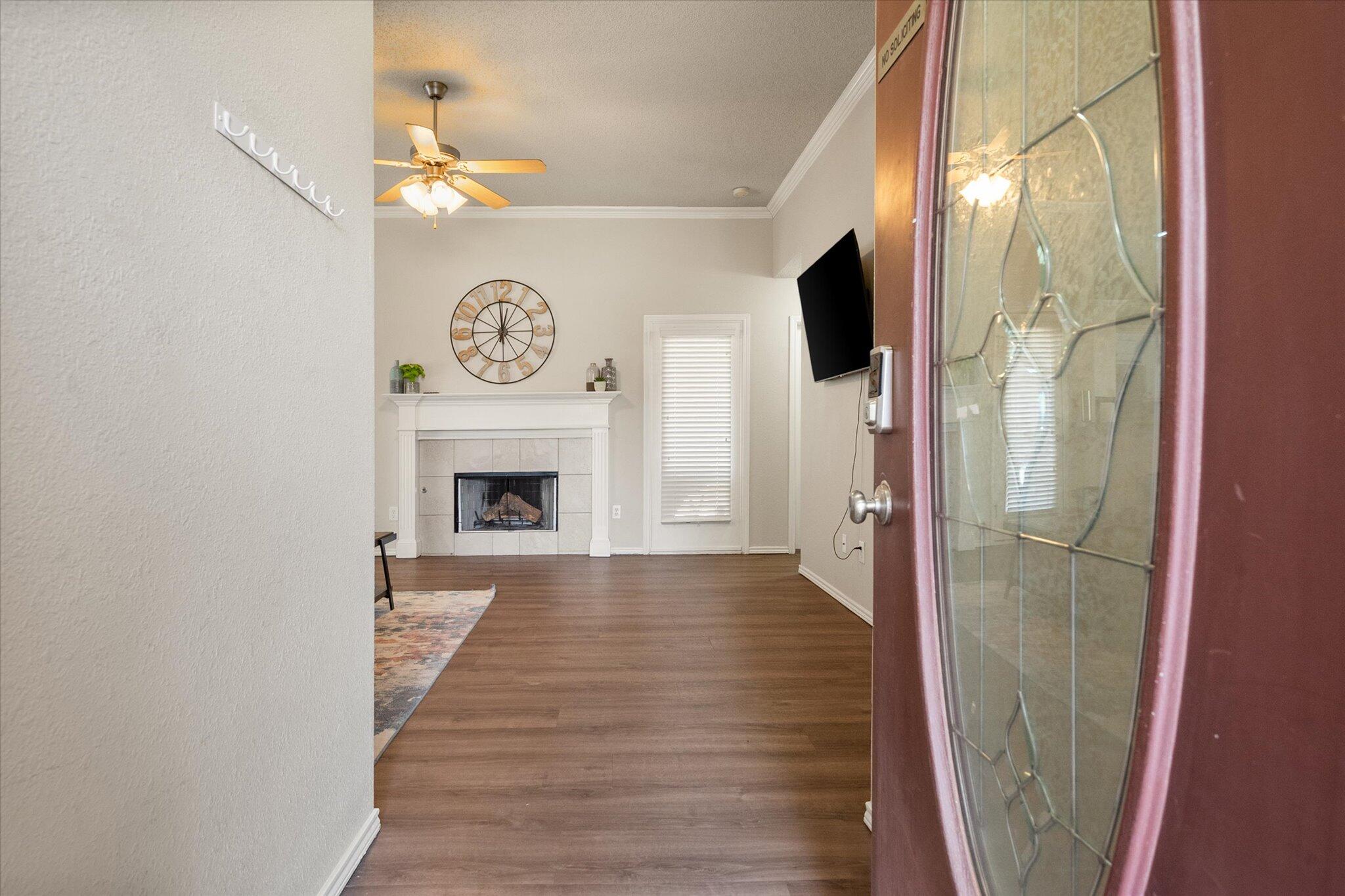 1930 77th Place Property Photo 5