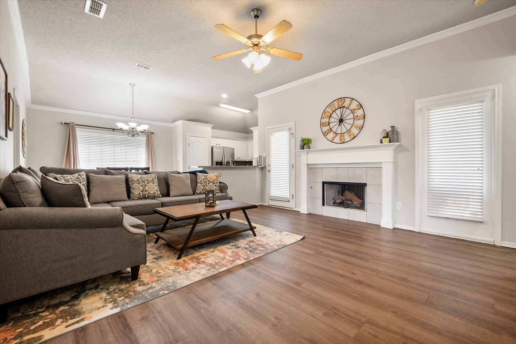 1930 77th Place Property Photo 7