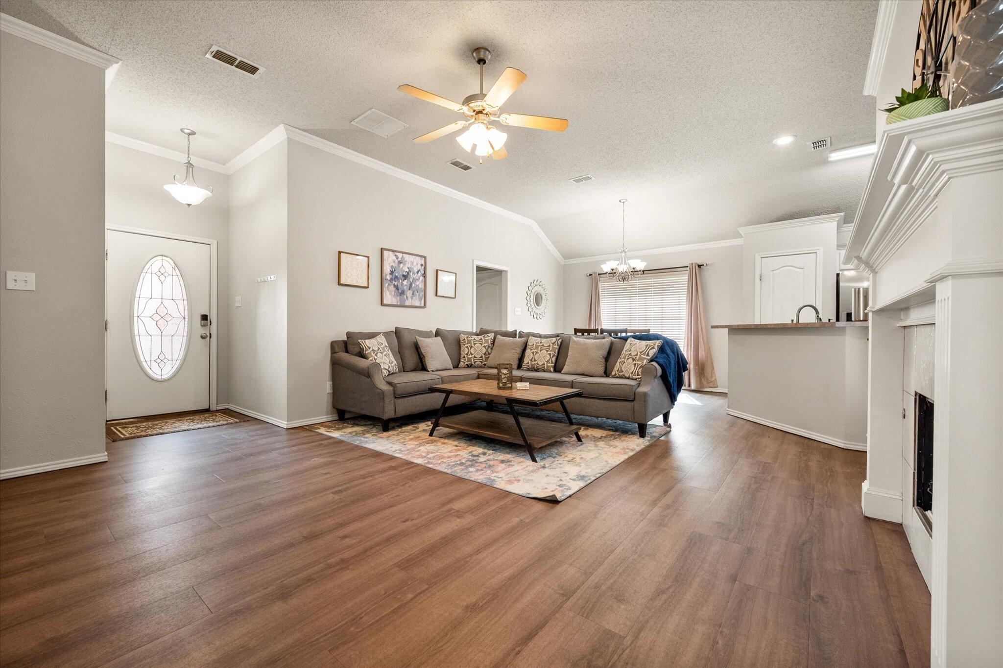 1930 77th Place Property Photo 8