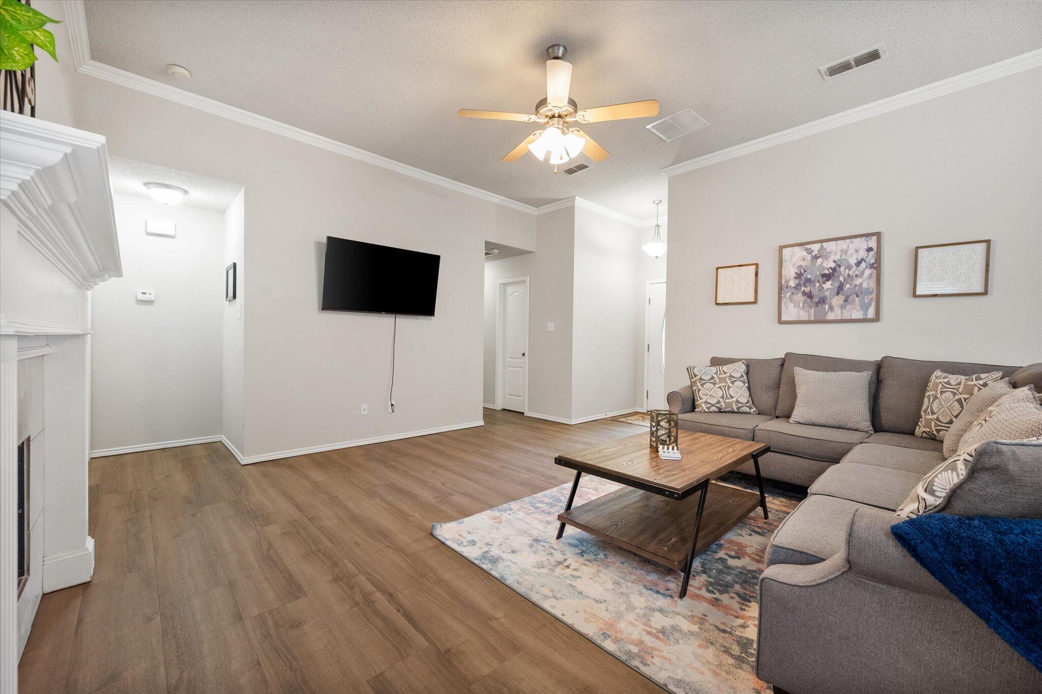 1930 77th Place Property Photo 9