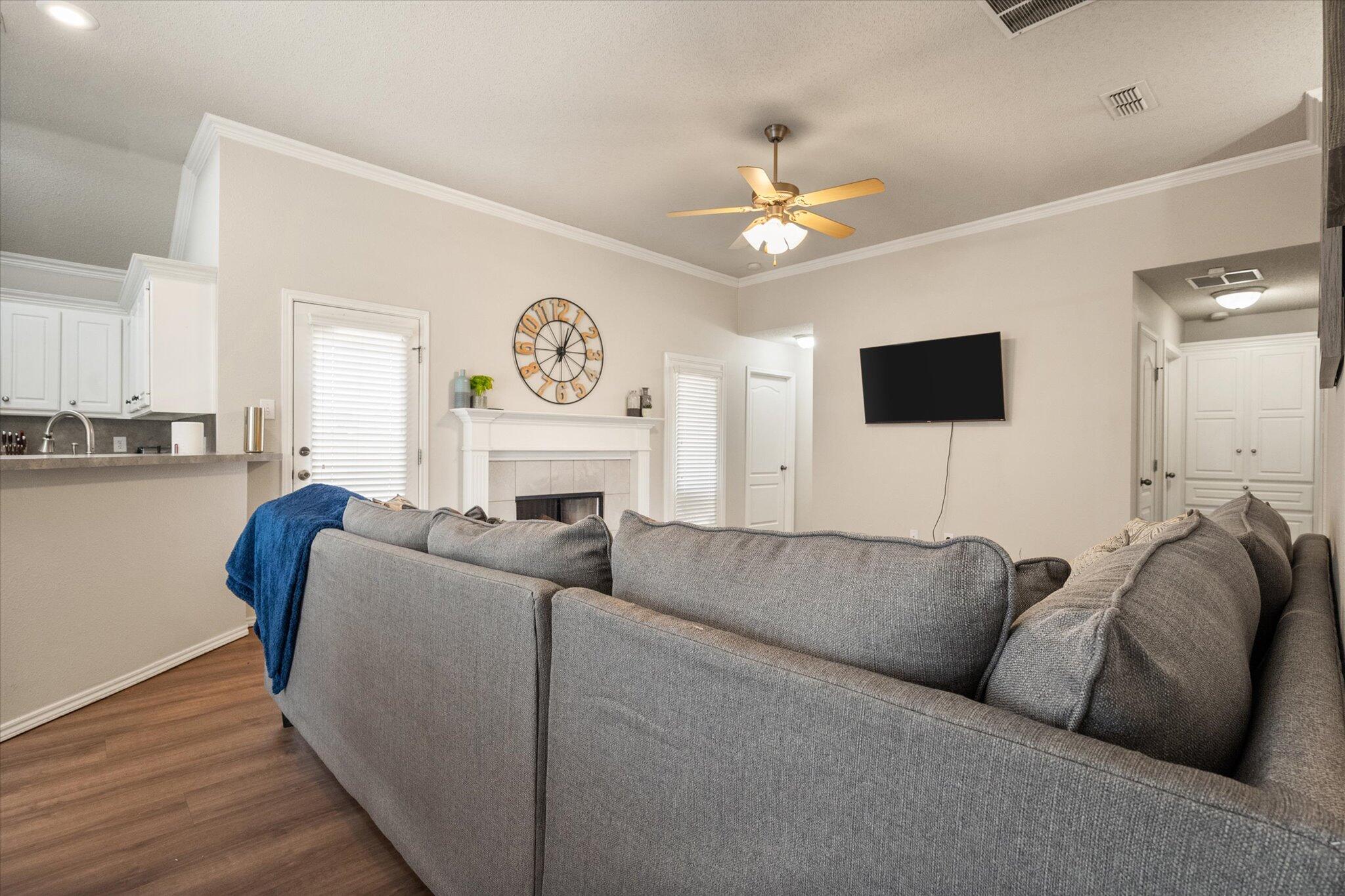1930 77th Place Property Photo 10