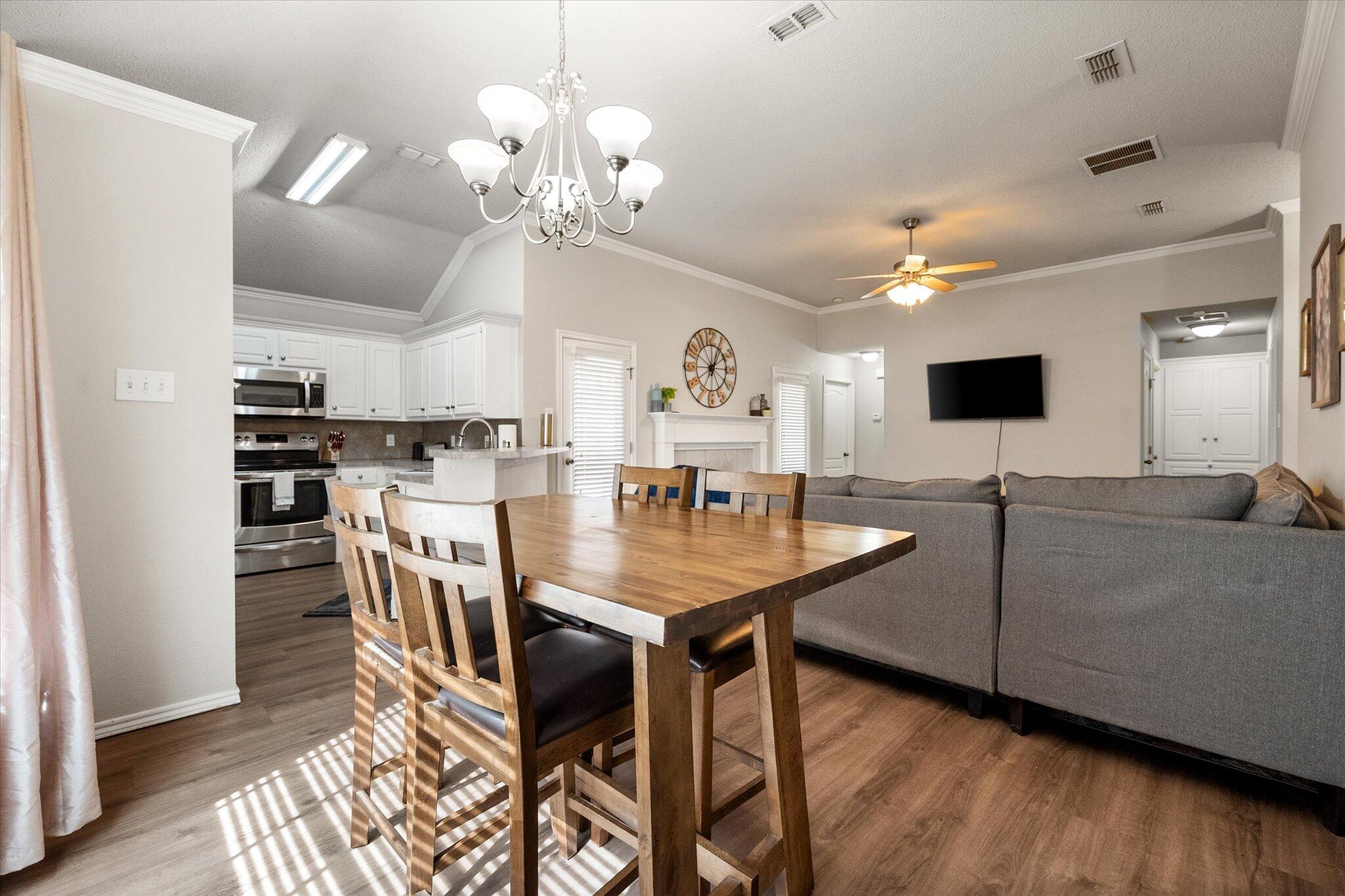 1930 77th Place Property Photo 11