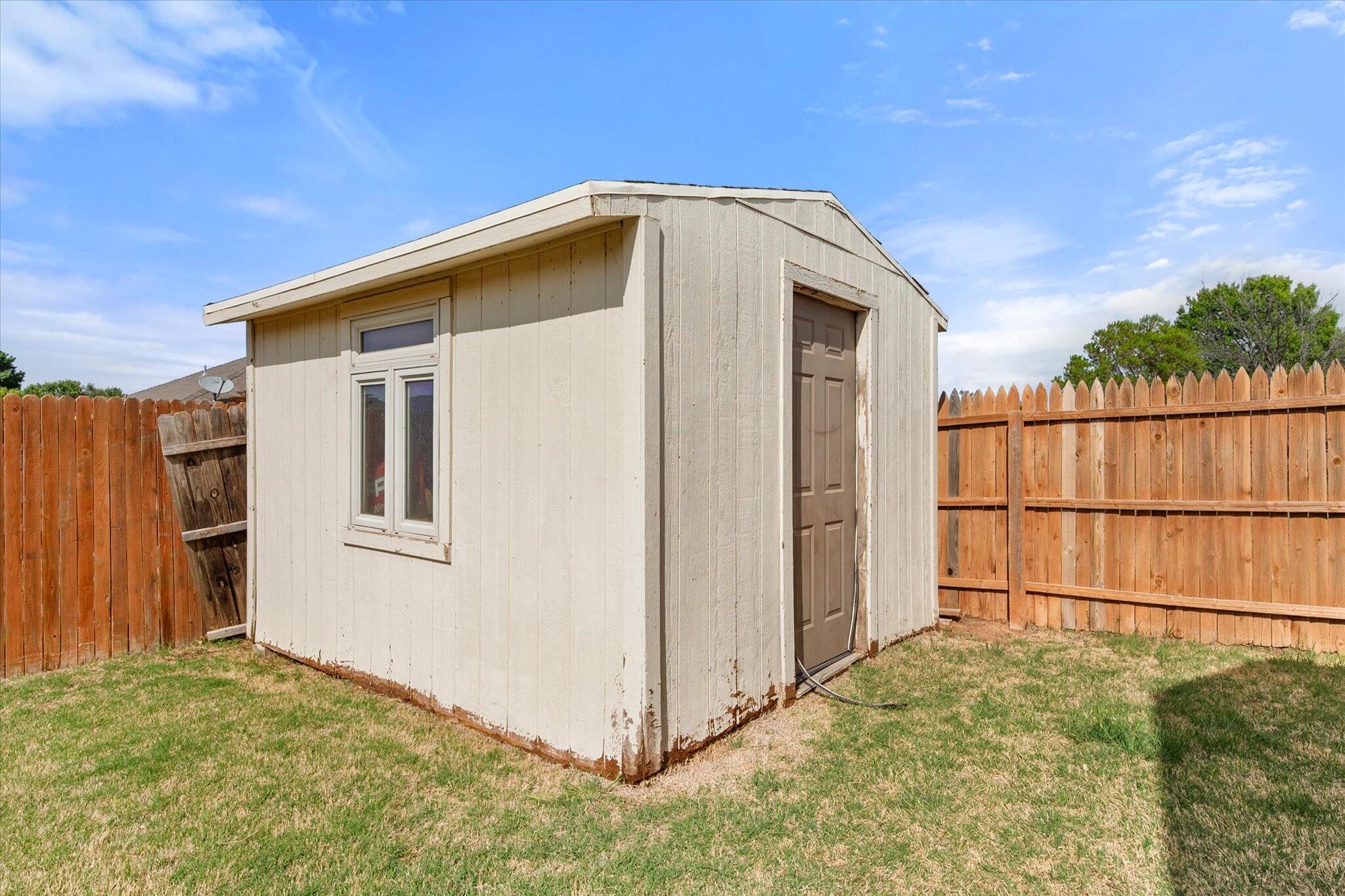 1930 77th Place Property Photo 32