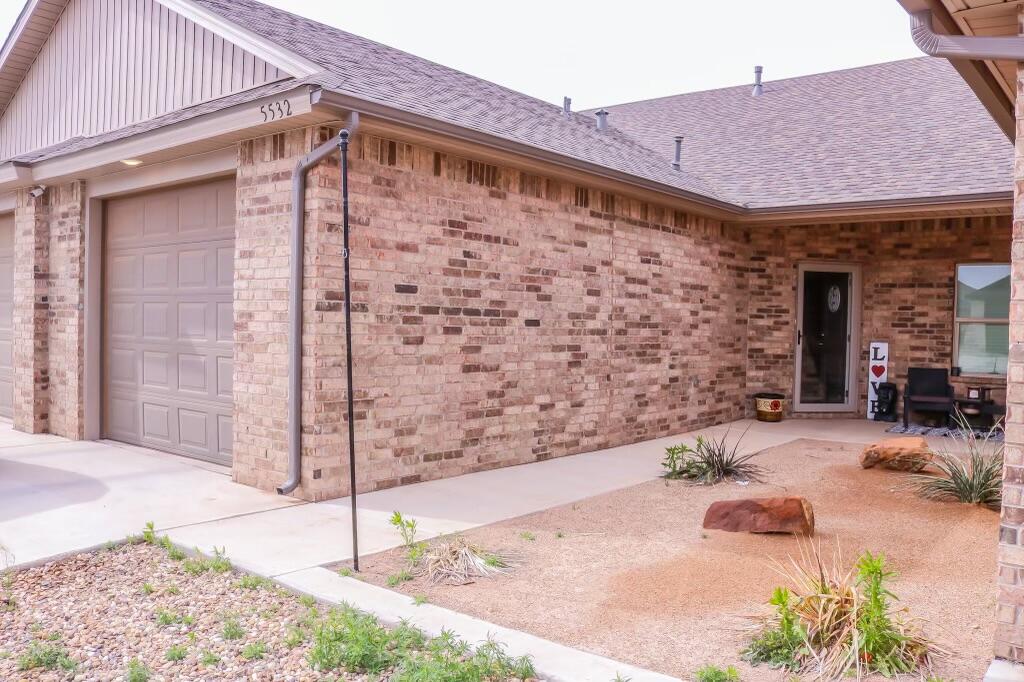 5532 Kemper Street Property Photo 1
