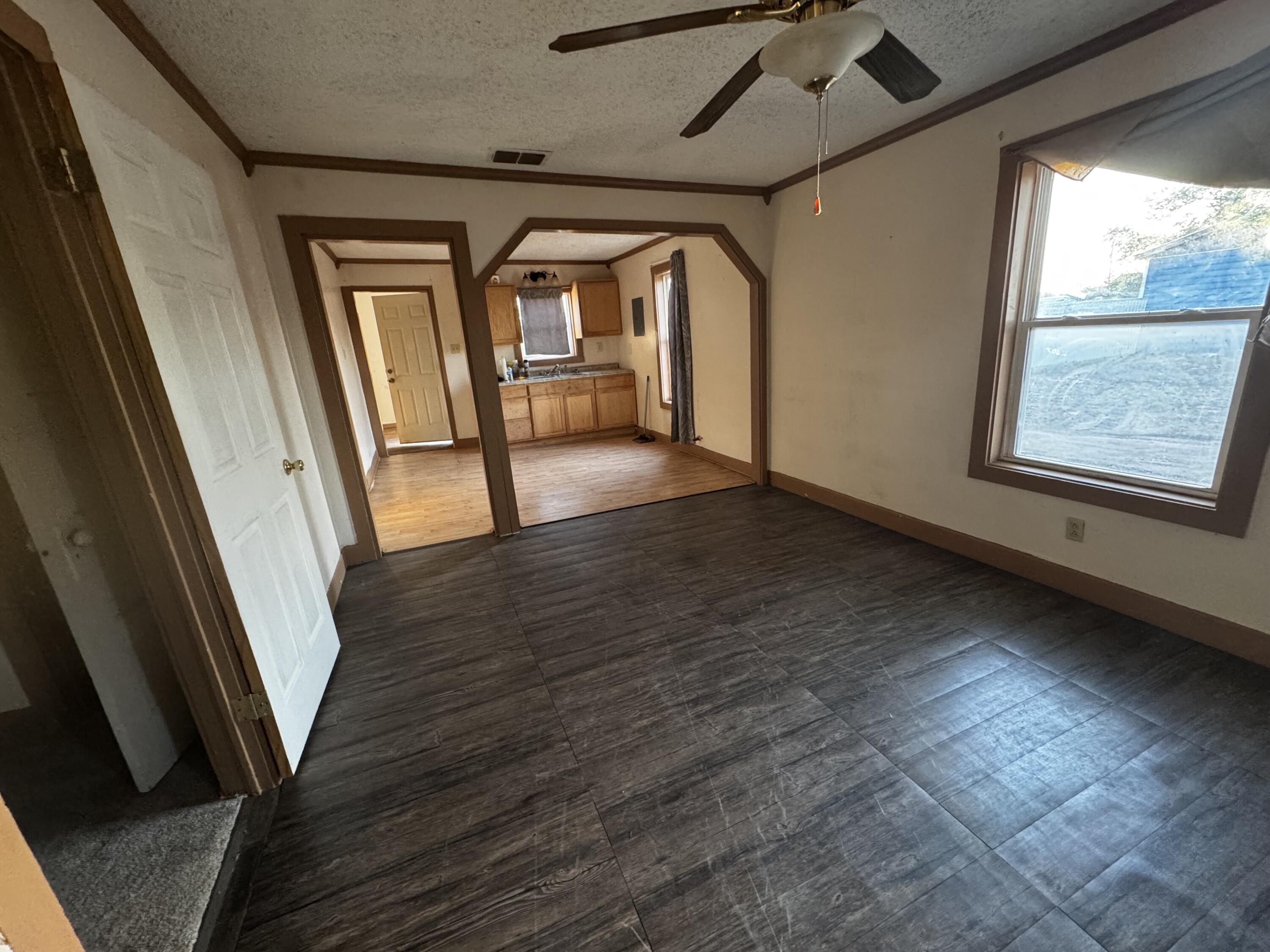 1928 S 6th Street Property Photo 3