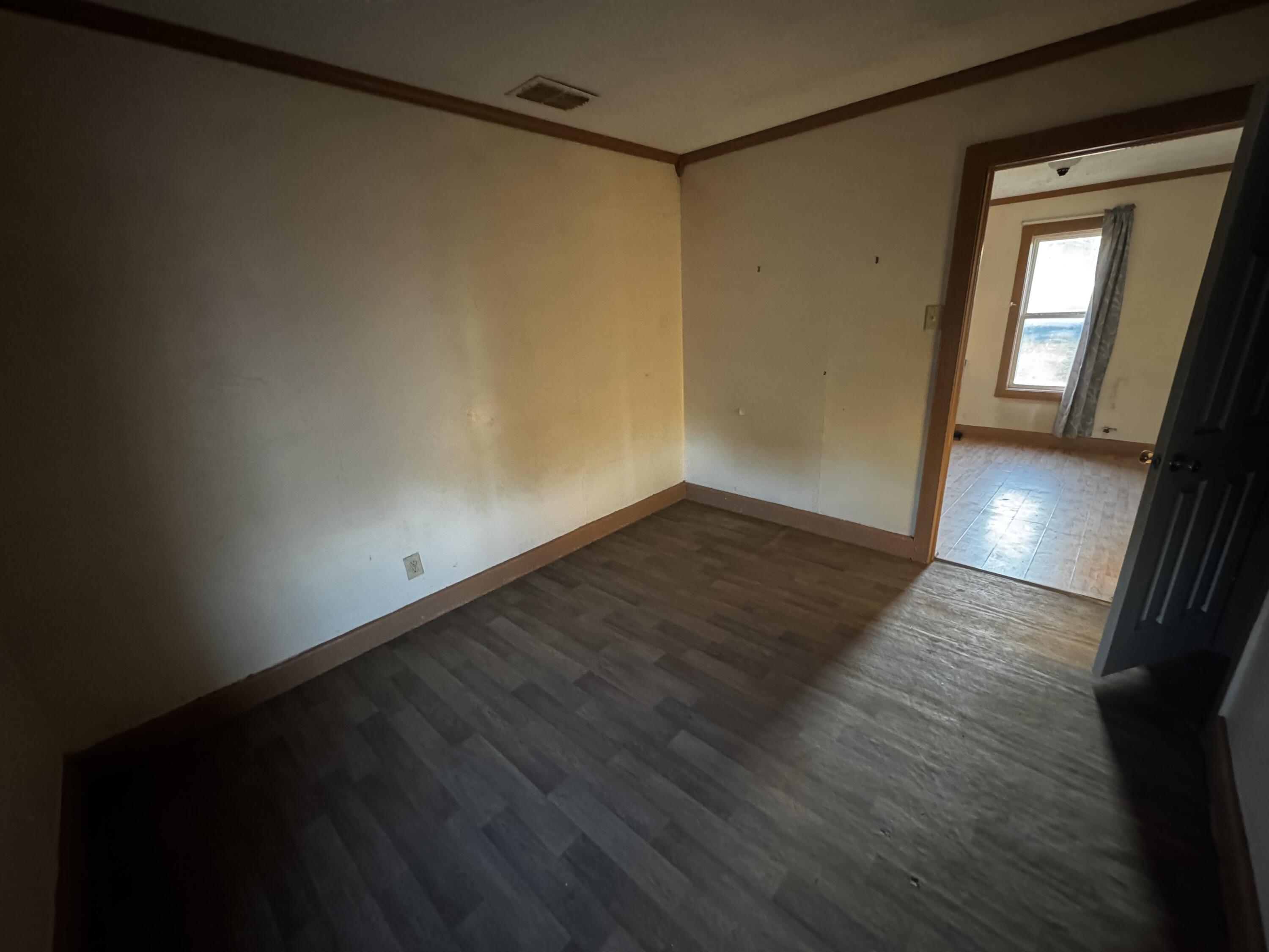 1928 S 6th Street Property Photo 8
