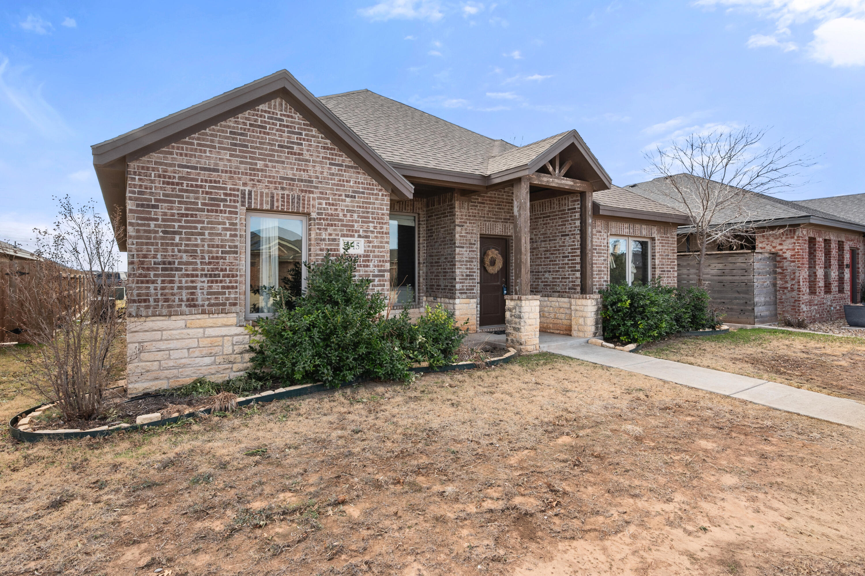 5915 104th Street Property Photo 1