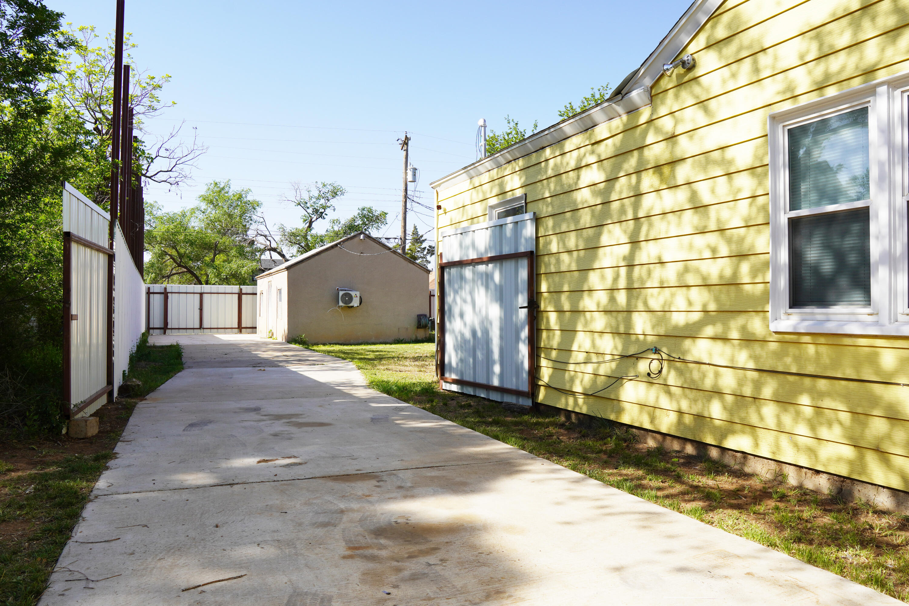 2007 25th Street Property Photo 3