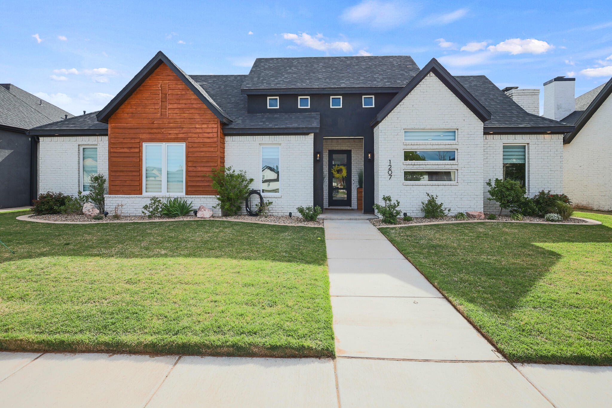 1207 Buckingham Avenue Property Photo
