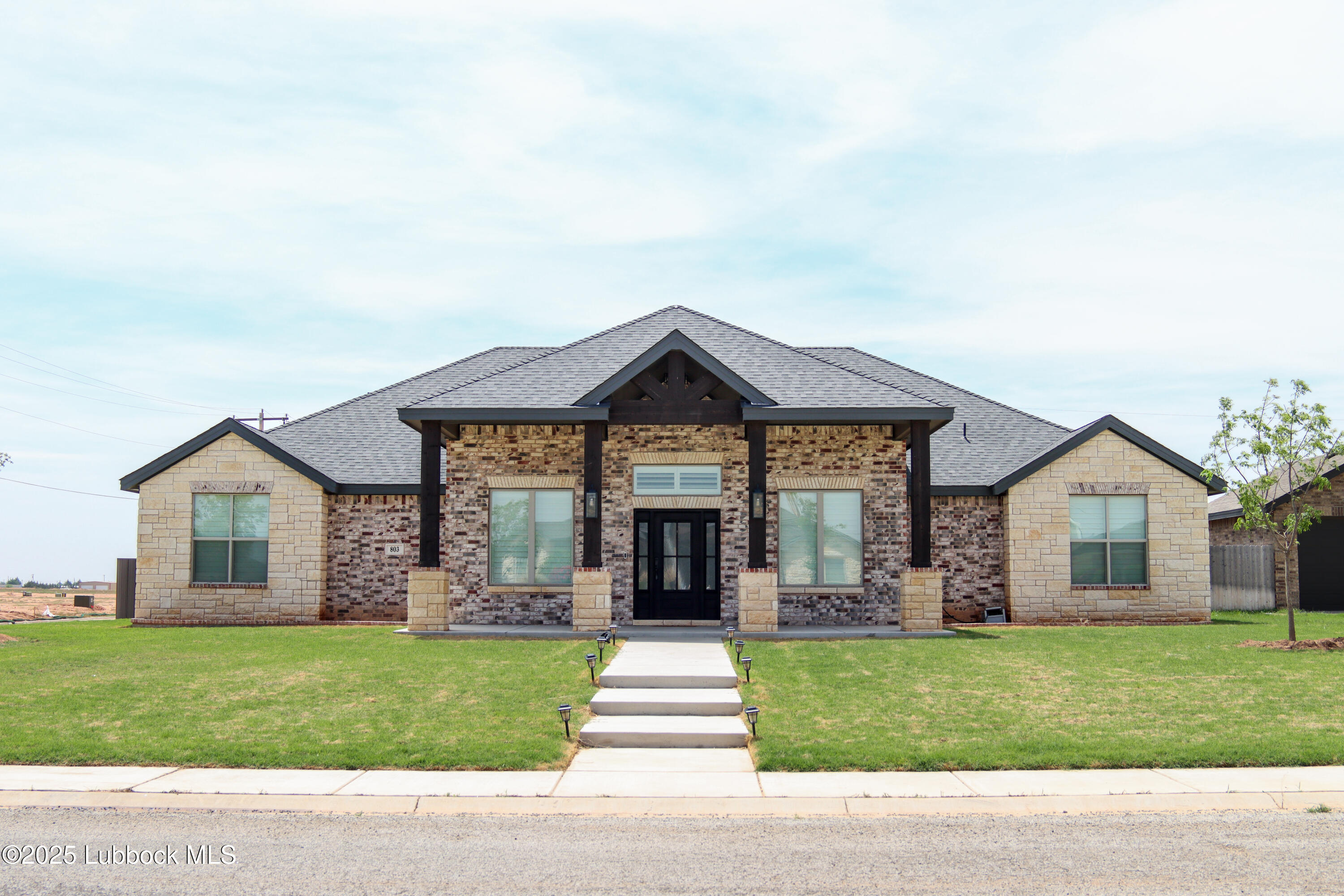 803 13th Street Property Photo 1