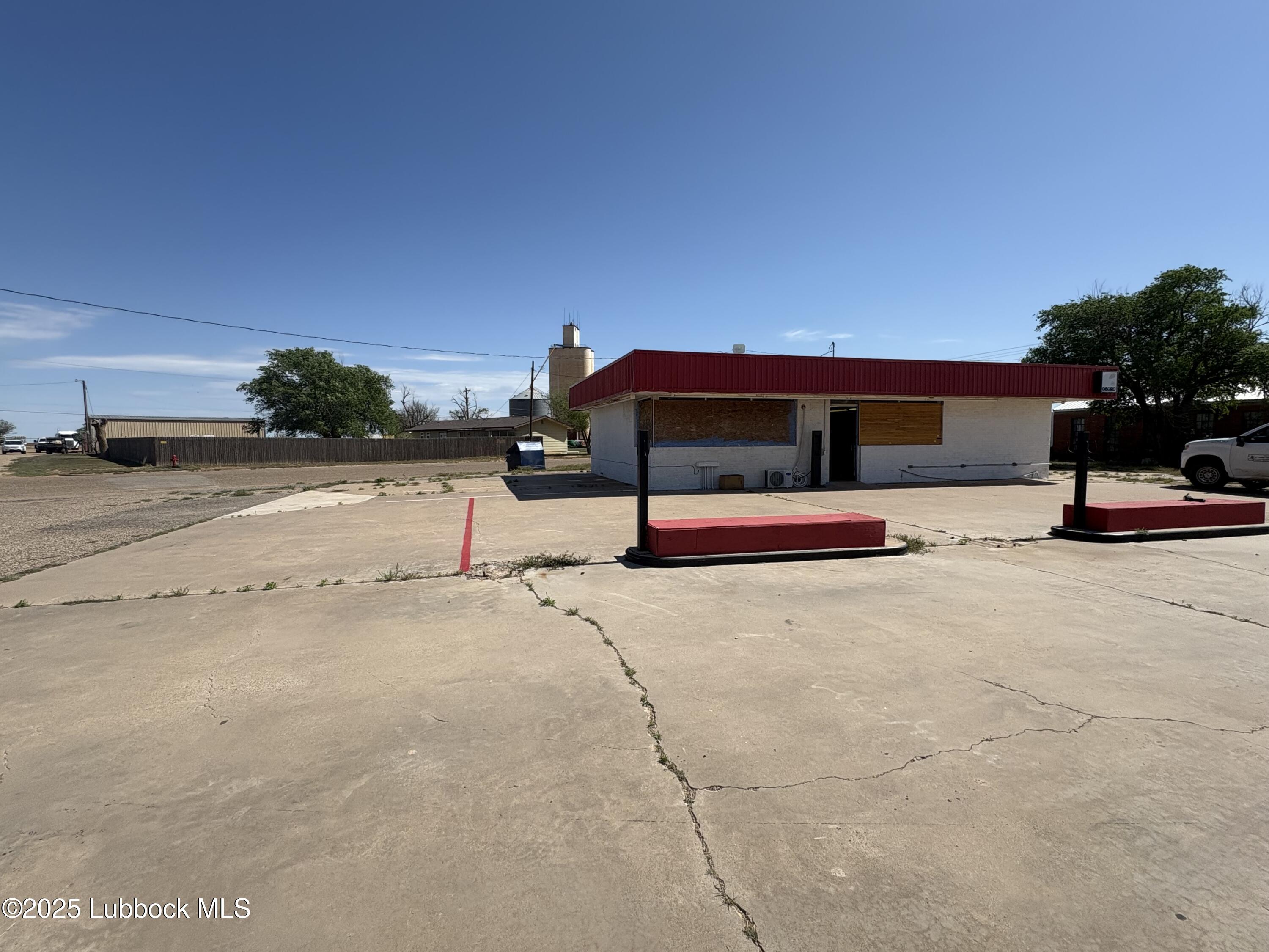 515 E Hwy 82 Property Photo 1