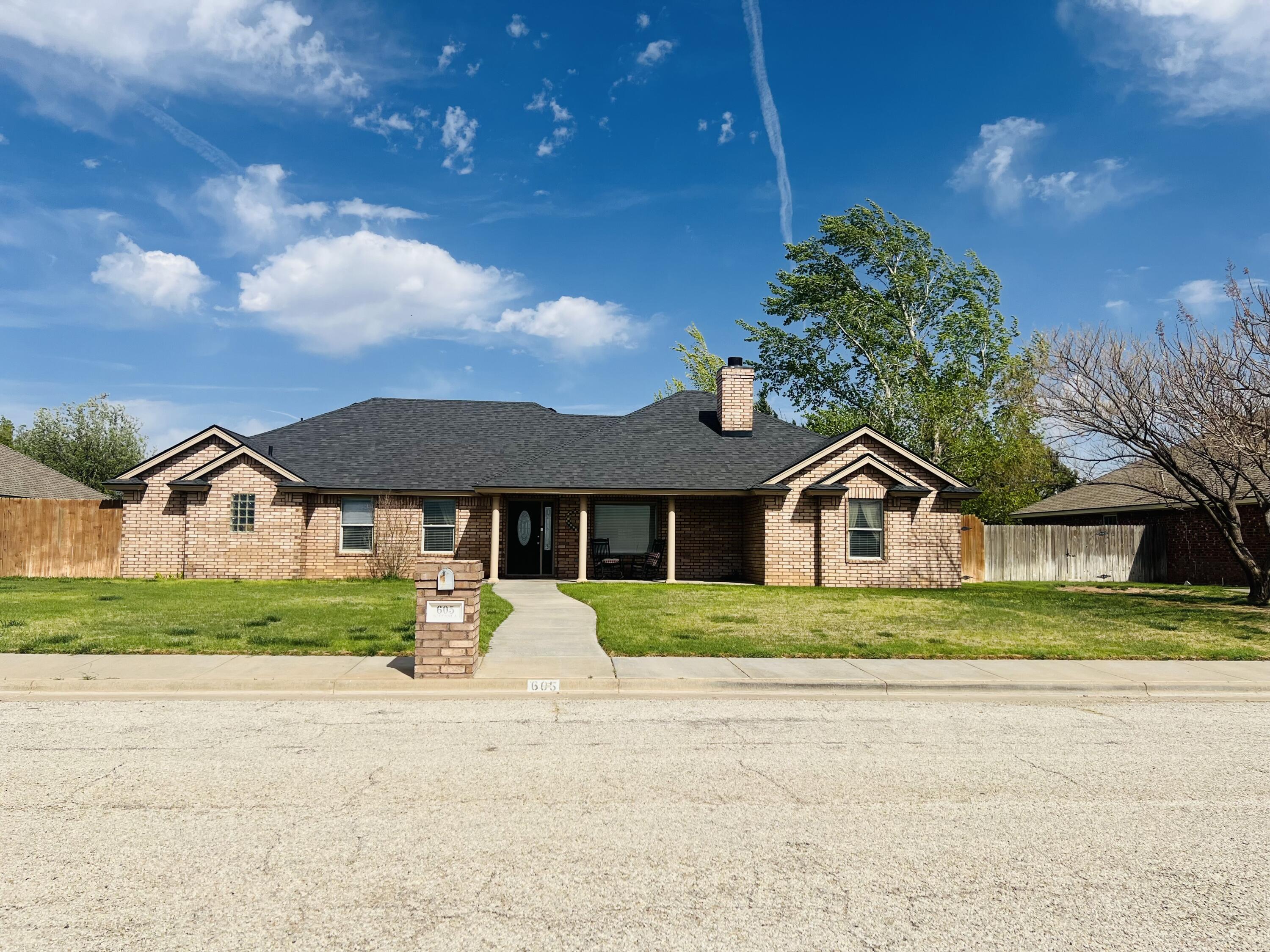 605 S Itasca Property Photo 1
