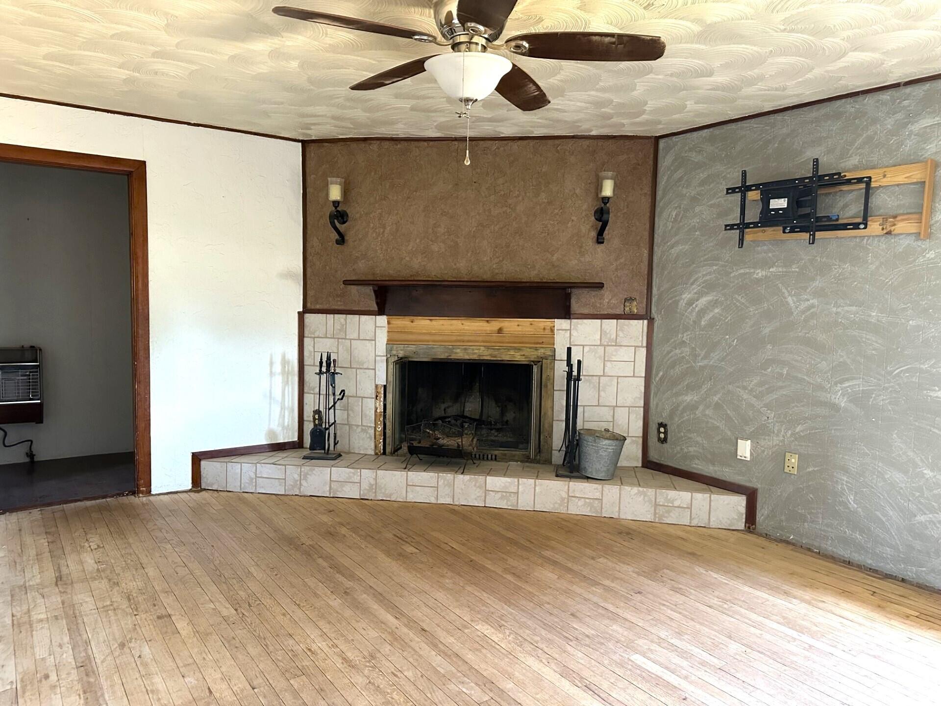 415 Cowan Avenue Property Photo 6