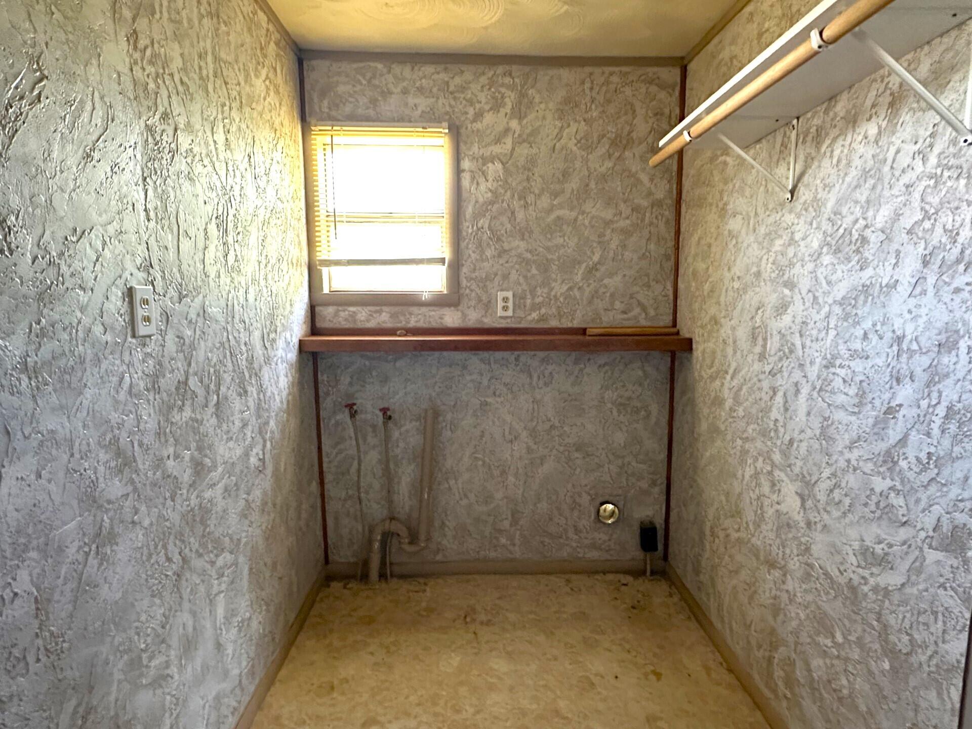 415 Cowan Avenue Property Photo 9