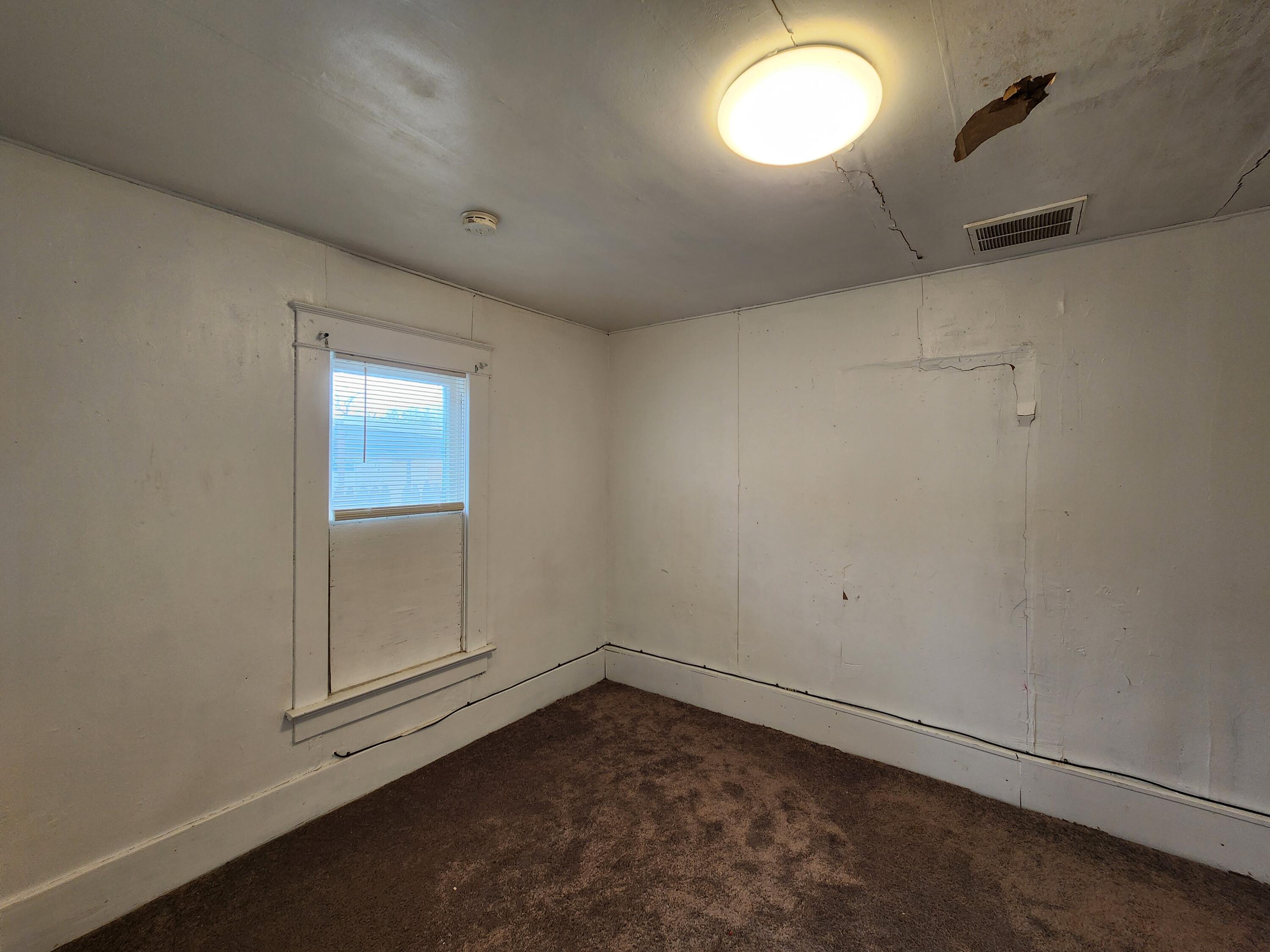 911 Ave. E Street Property Photo 2