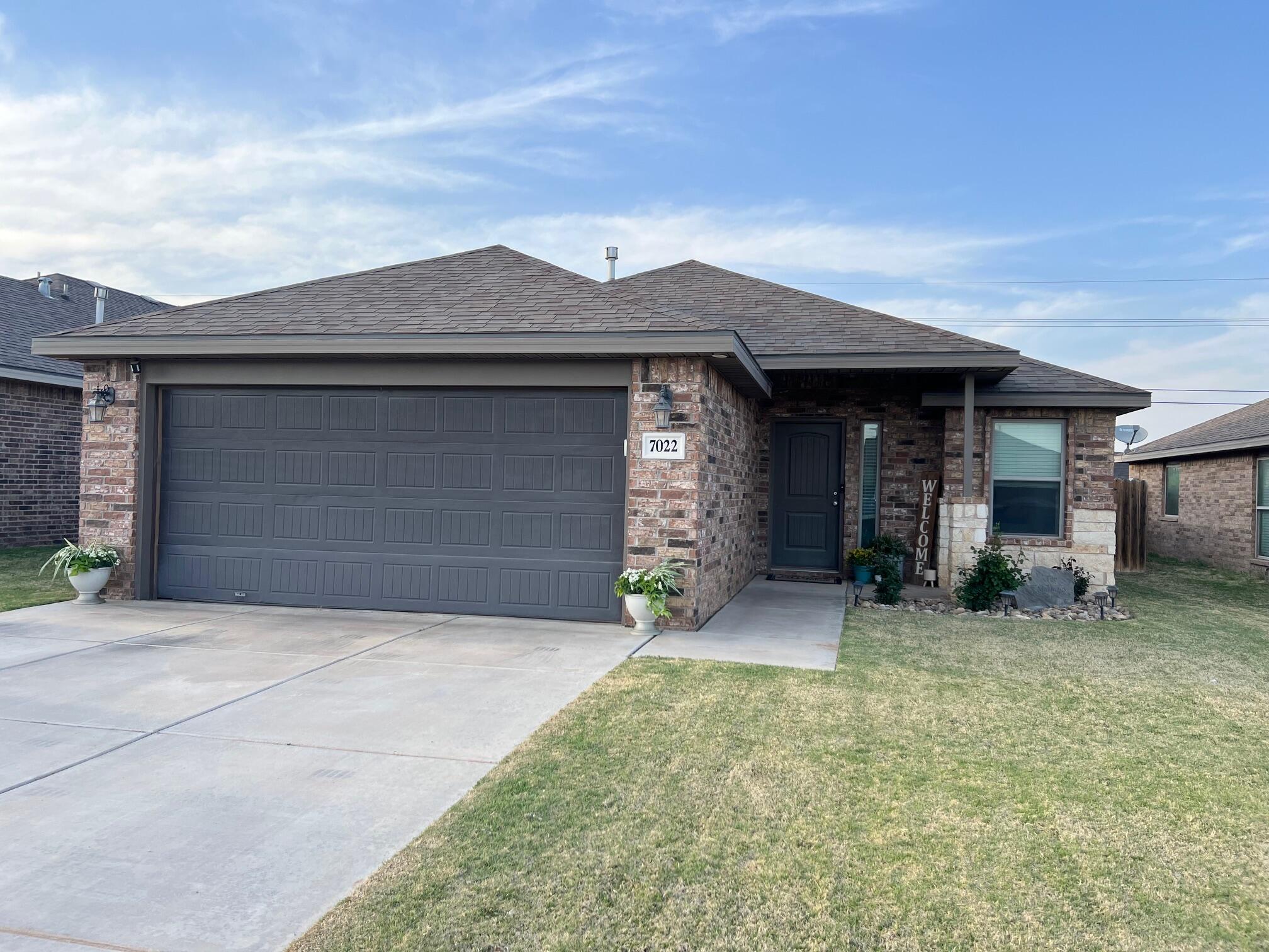 7022 34th Place Property Photo 1
