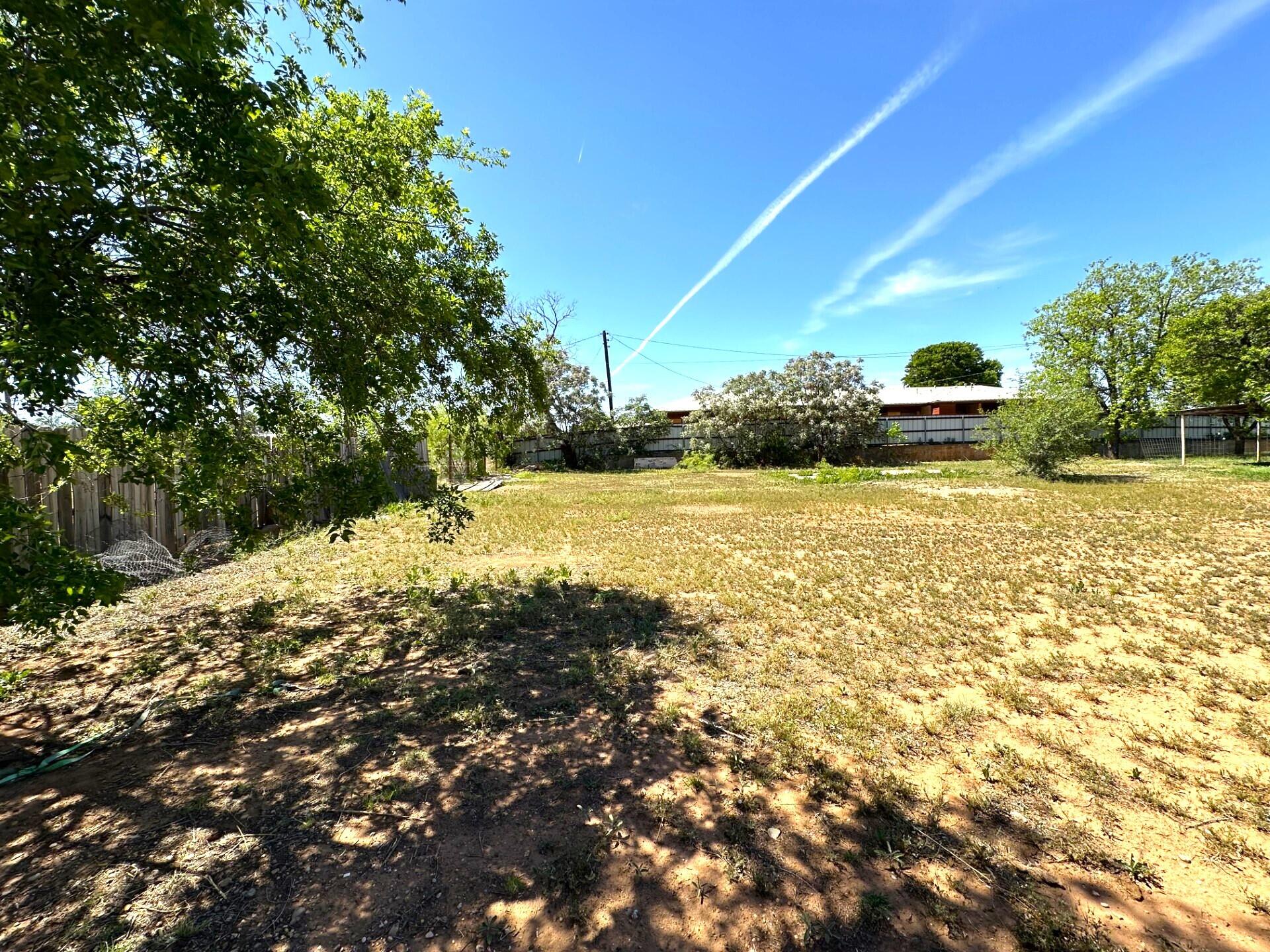 314 E 3rd Street Property Photo 12